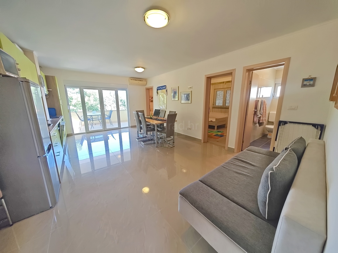 3 bedroom apartment in Dobrinj, Croatia – 103709