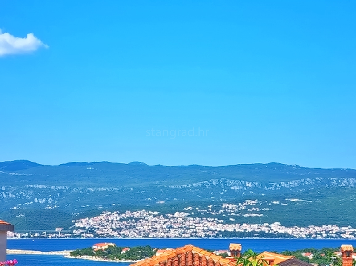 3 bedroom apartment in Dobrinj, Croatia – 103708