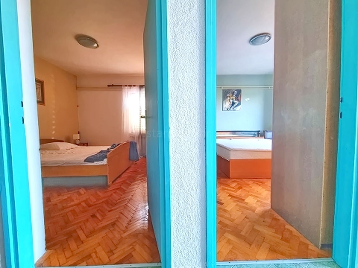 3 bedroom apartment in Dobrinj, Croatia – 103708