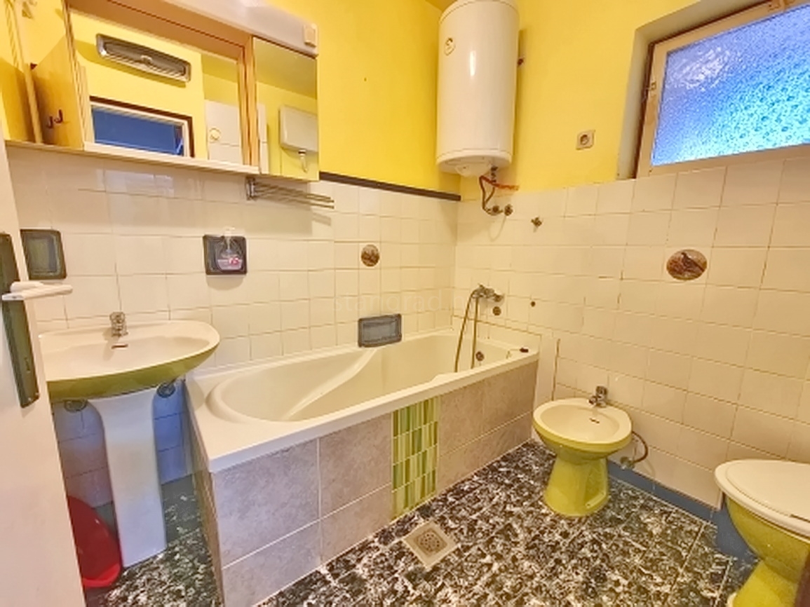 3 bedroom apartment in Dobrinj, Croatia – 103708