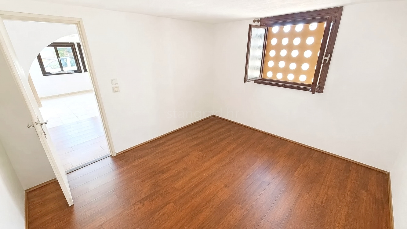 1 bedroom apartment in Dobrinj, Croatia – 103707