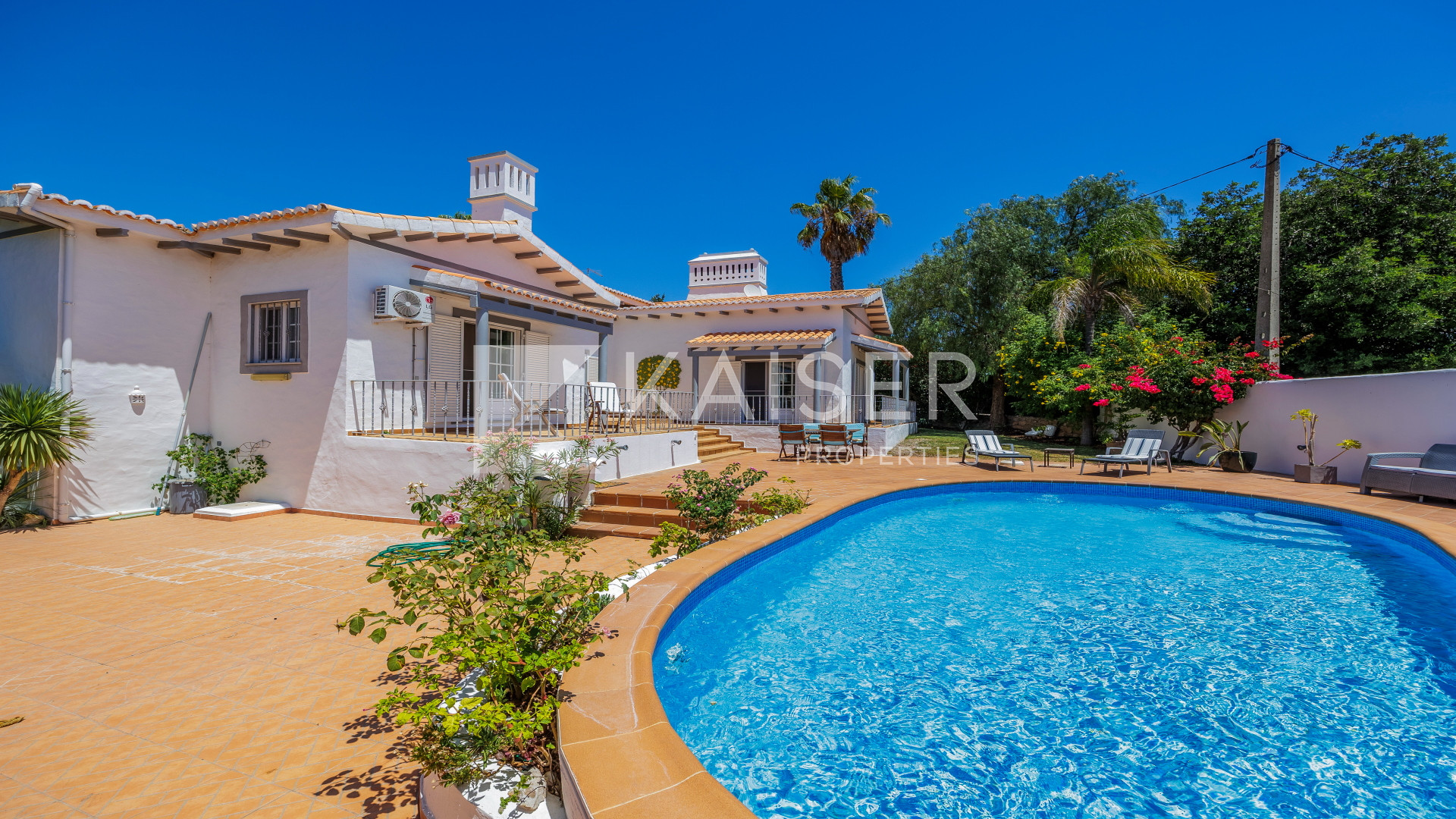 4 bedroom Villa house in Boliqueime, Portugal – KP1361