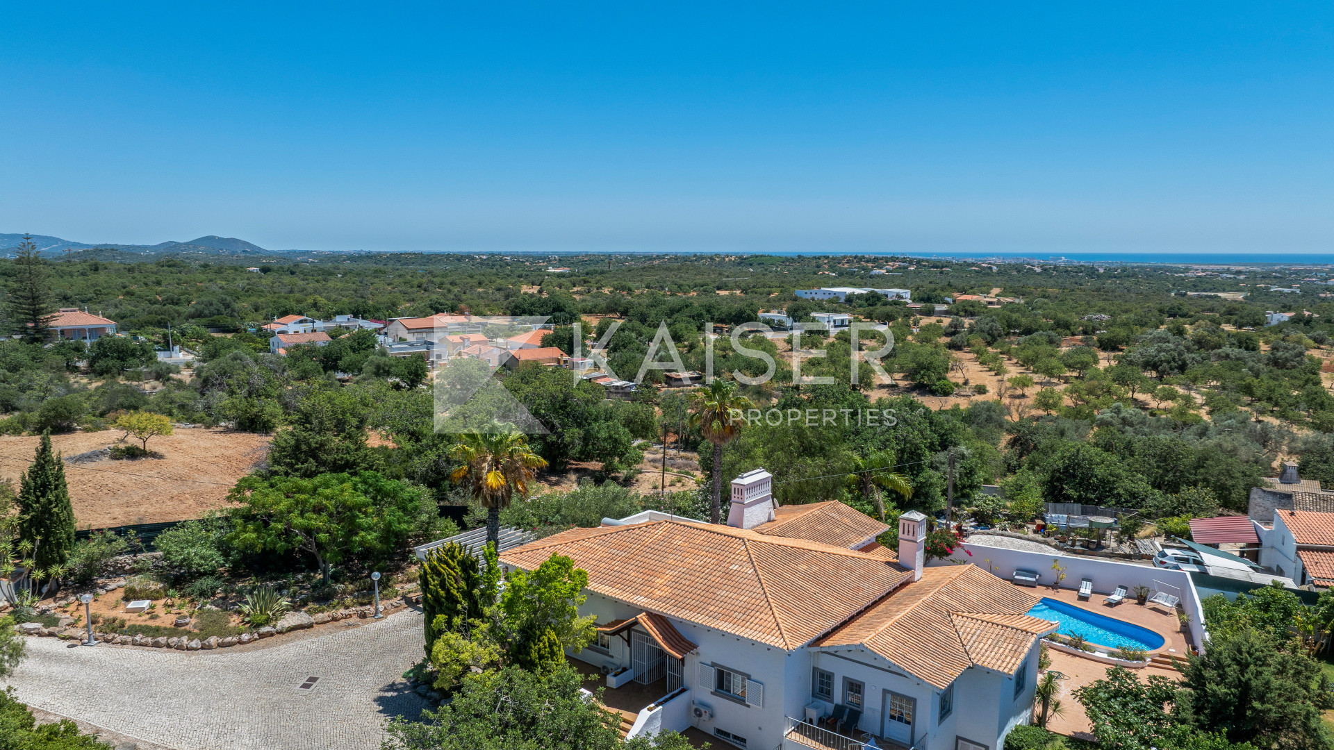 4 bedroom Villa house in Boliqueime, Portugal – KP1361