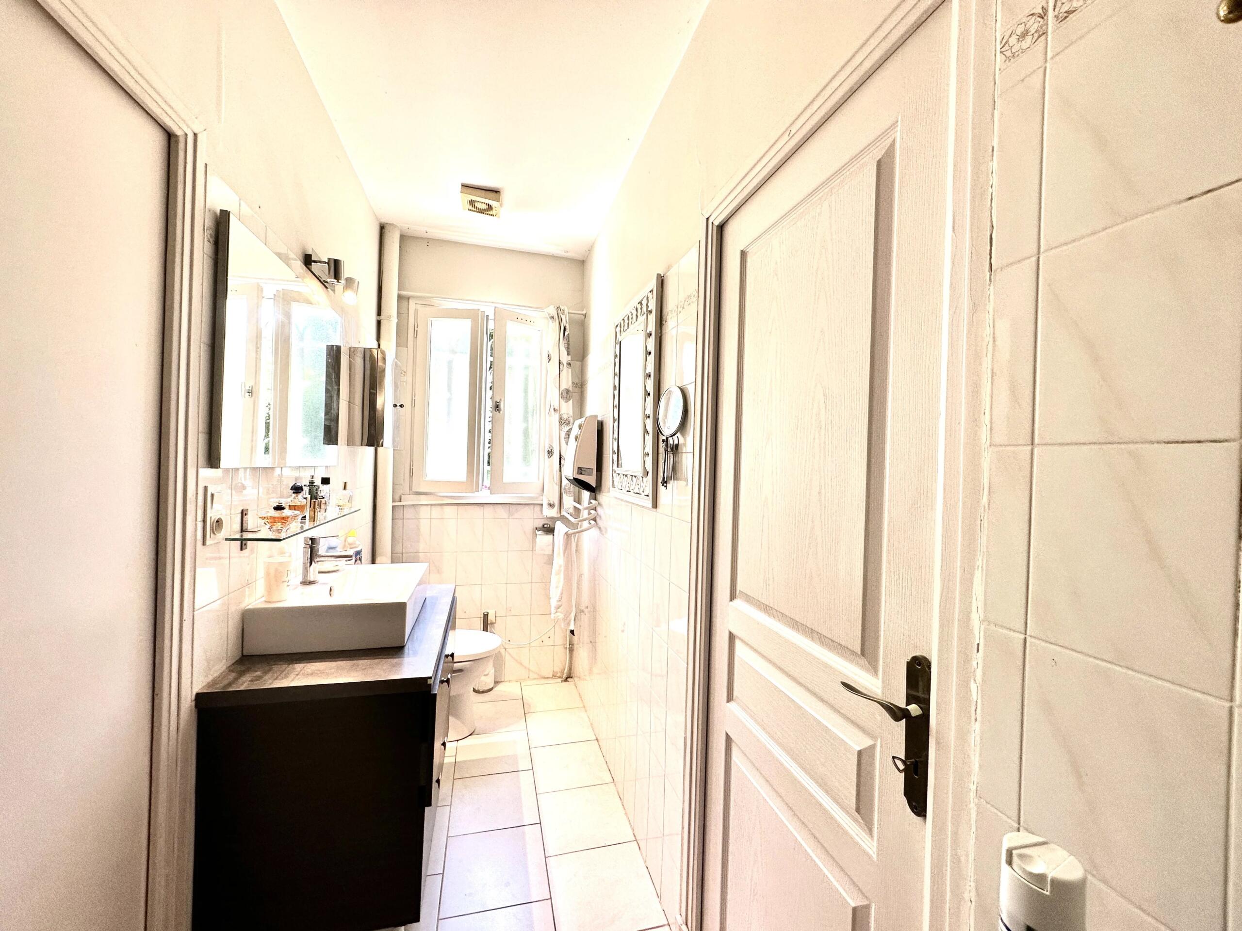 Single-storey living near the charming town of Saint-Cyprien, south of Sarlat-la-Canéda, Aquitaine – France – BVI86140