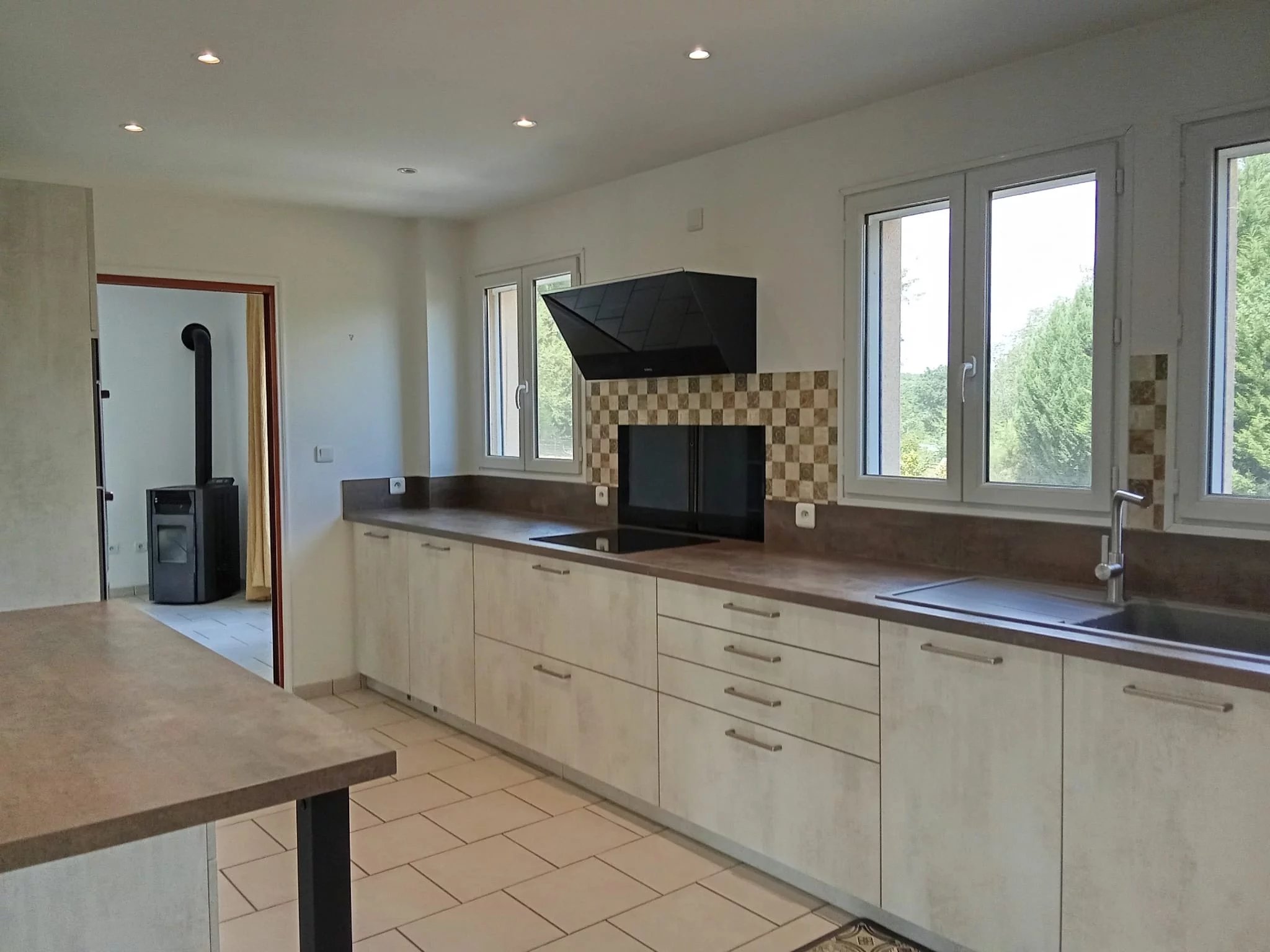 Stunning detached 4 bedroom home, close to the centre of village, Centre – France – BVI86295