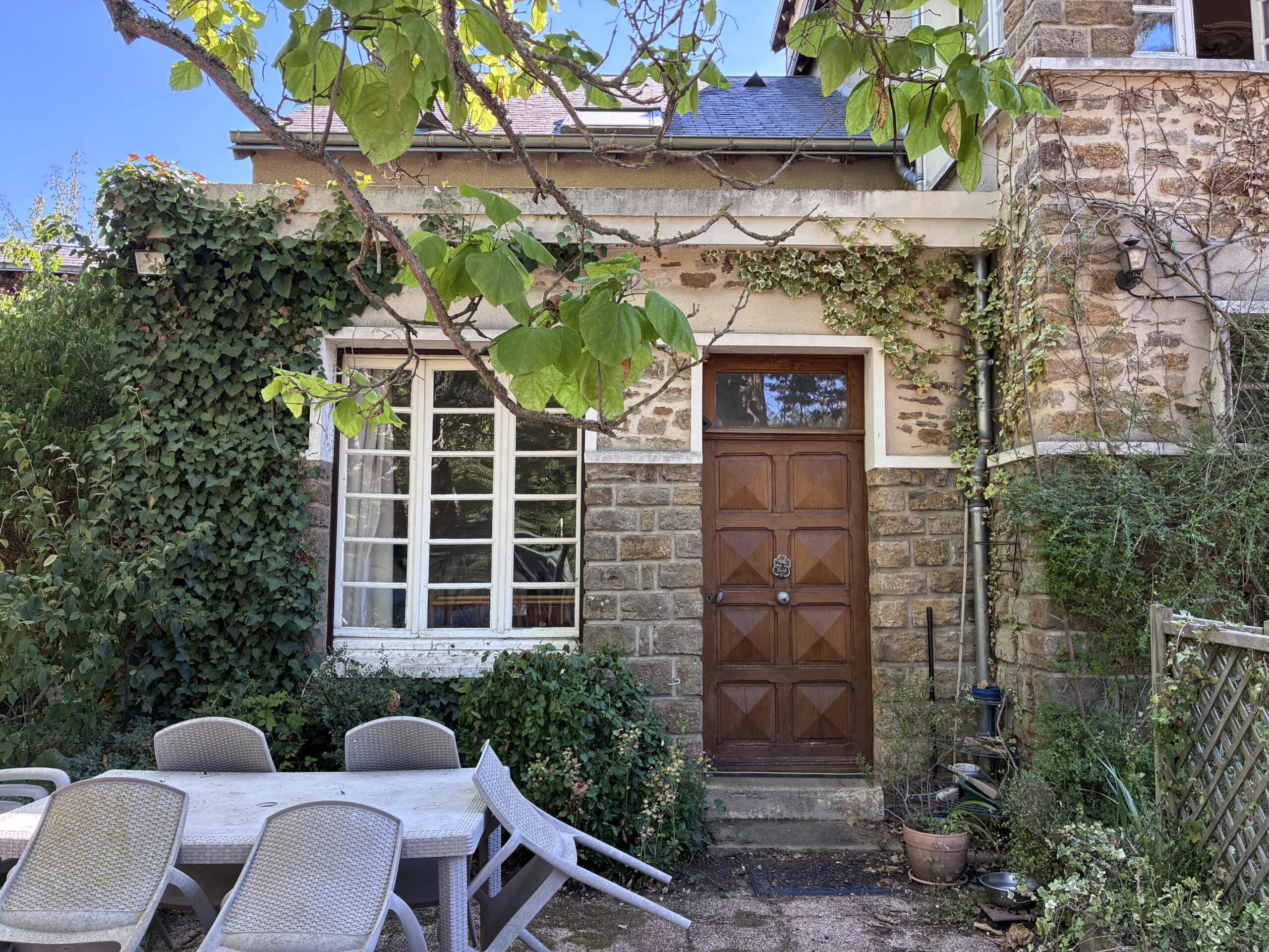Large Village house, guest house, pool and land!, Centre – France – BVI81619
