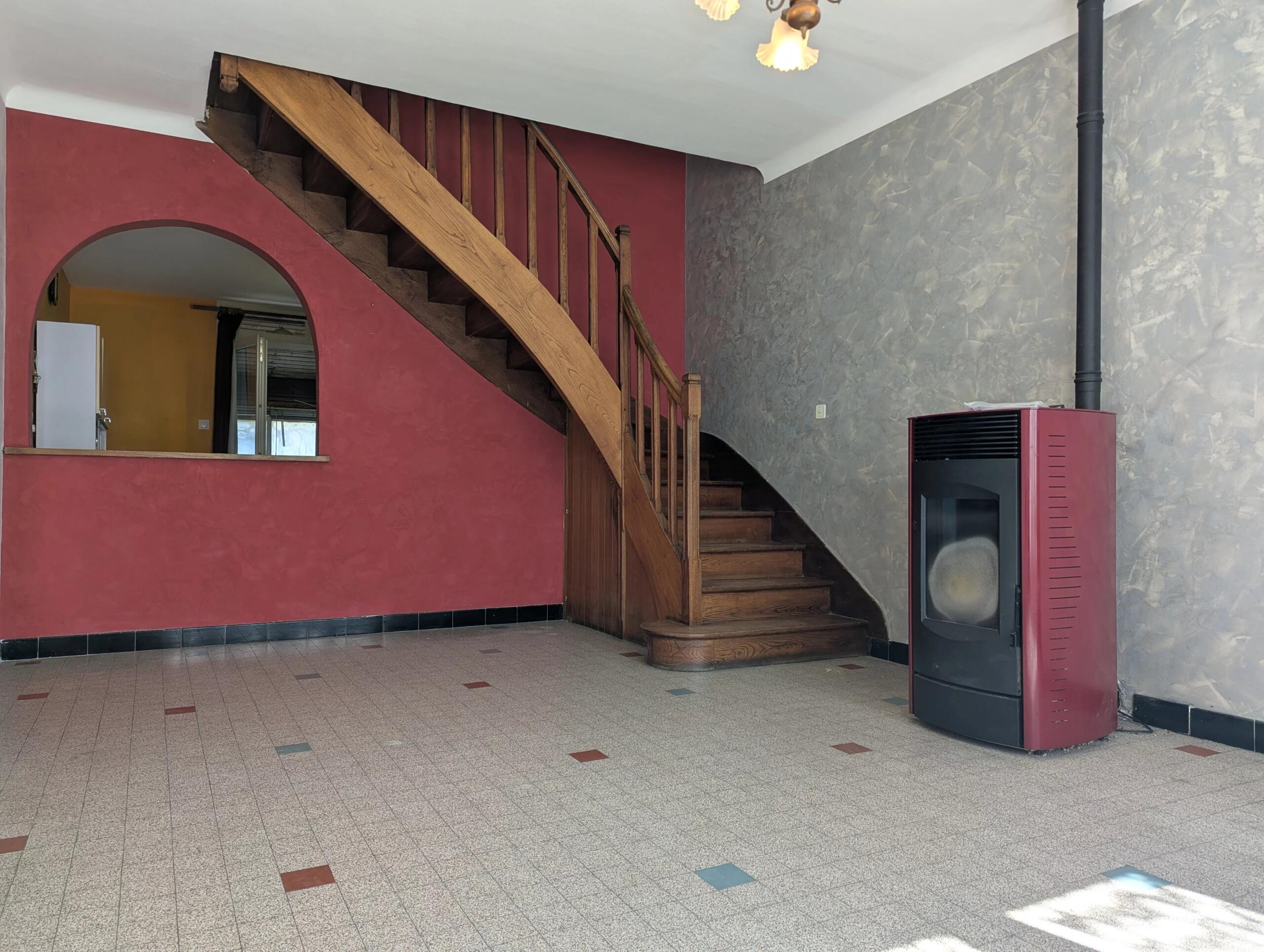 Lovely light property a few mintutes from Saint Sulpice les Feuilles, Limousin – France – BVI85808
