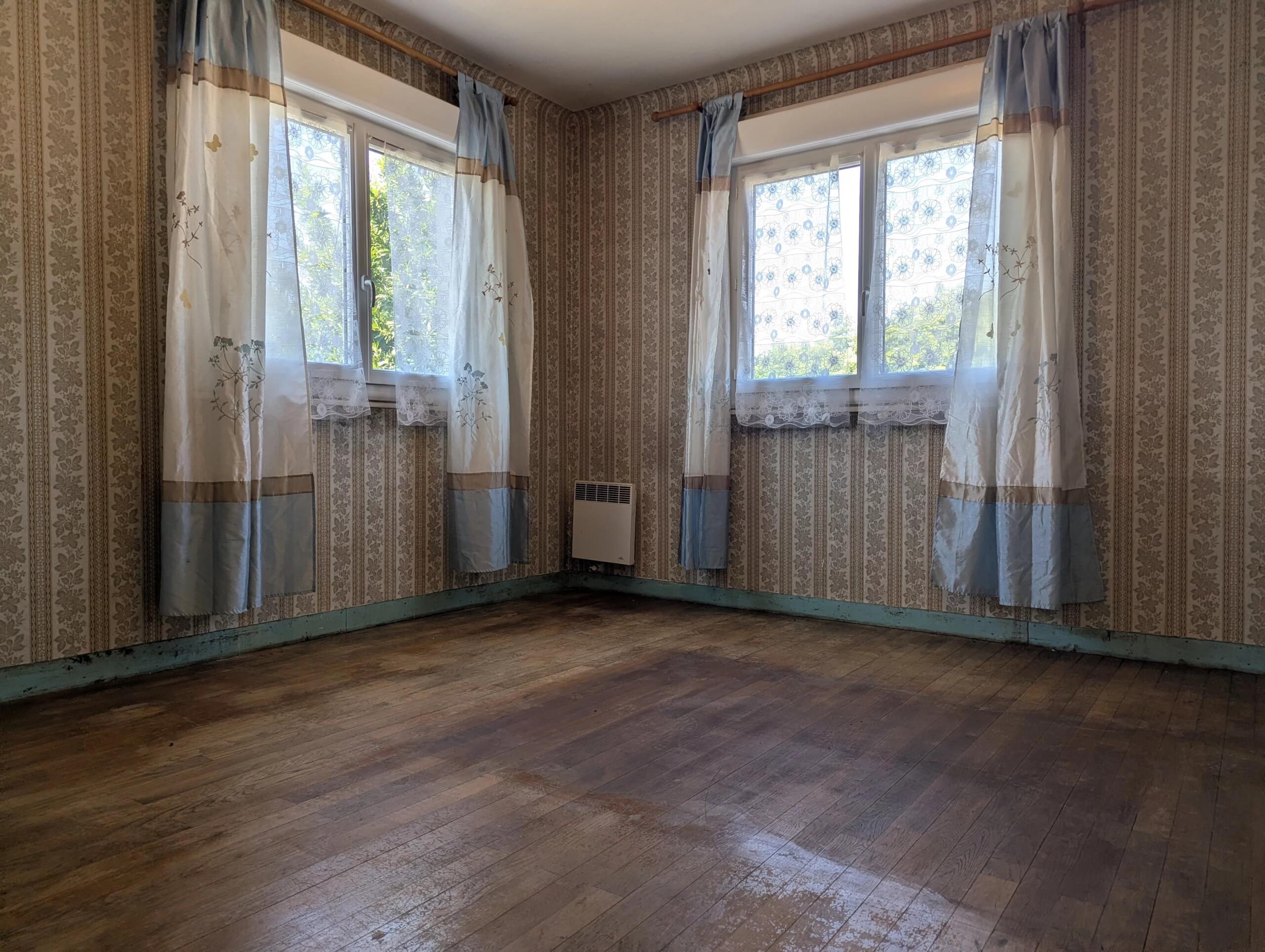 Lovely light property a few mintutes from Saint Sulpice les Feuilles, Limousin – France – BVI85808