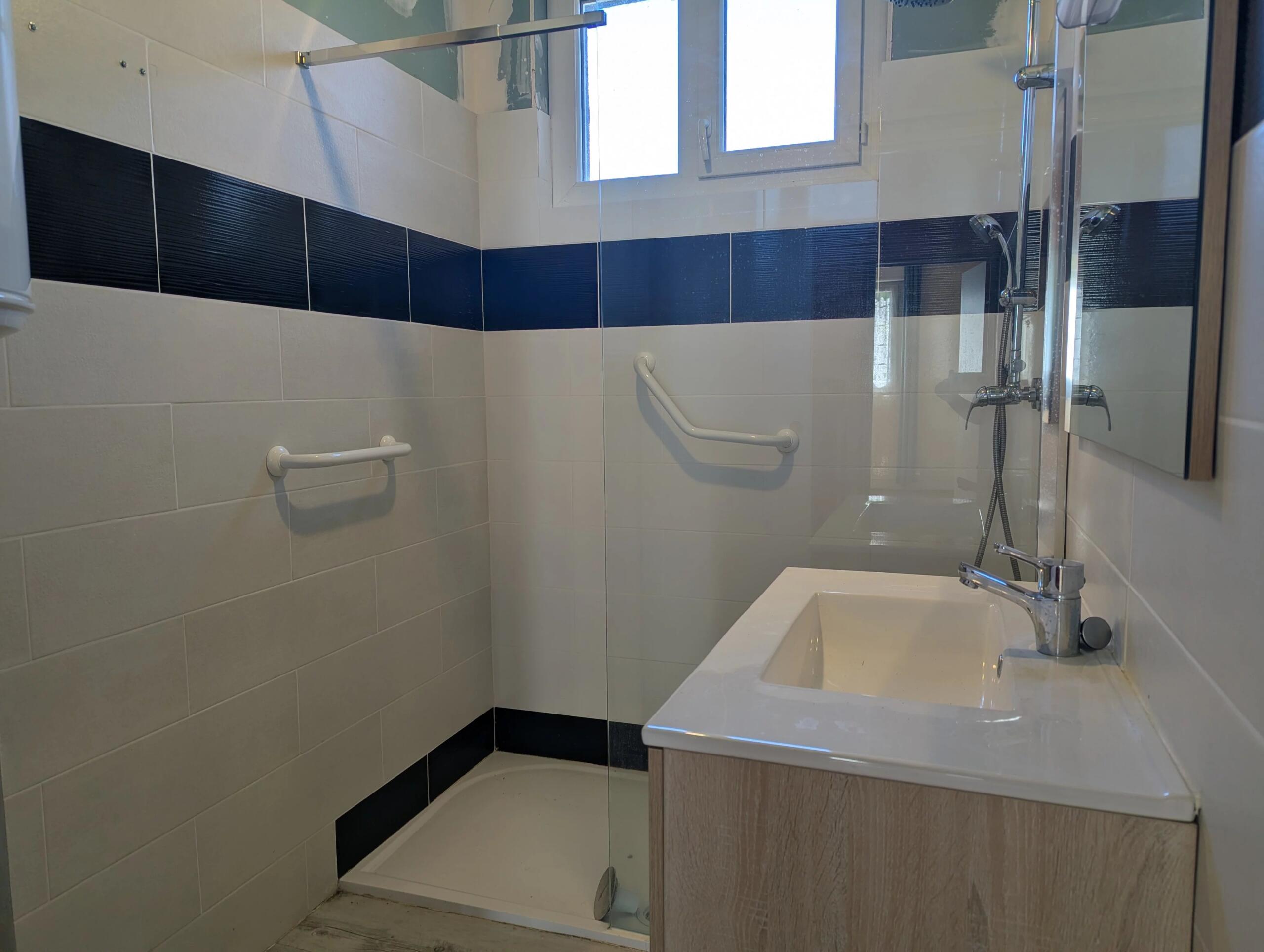 Lovely light property a few mintutes from Saint Sulpice les Feuilles, Limousin – France – BVI85808