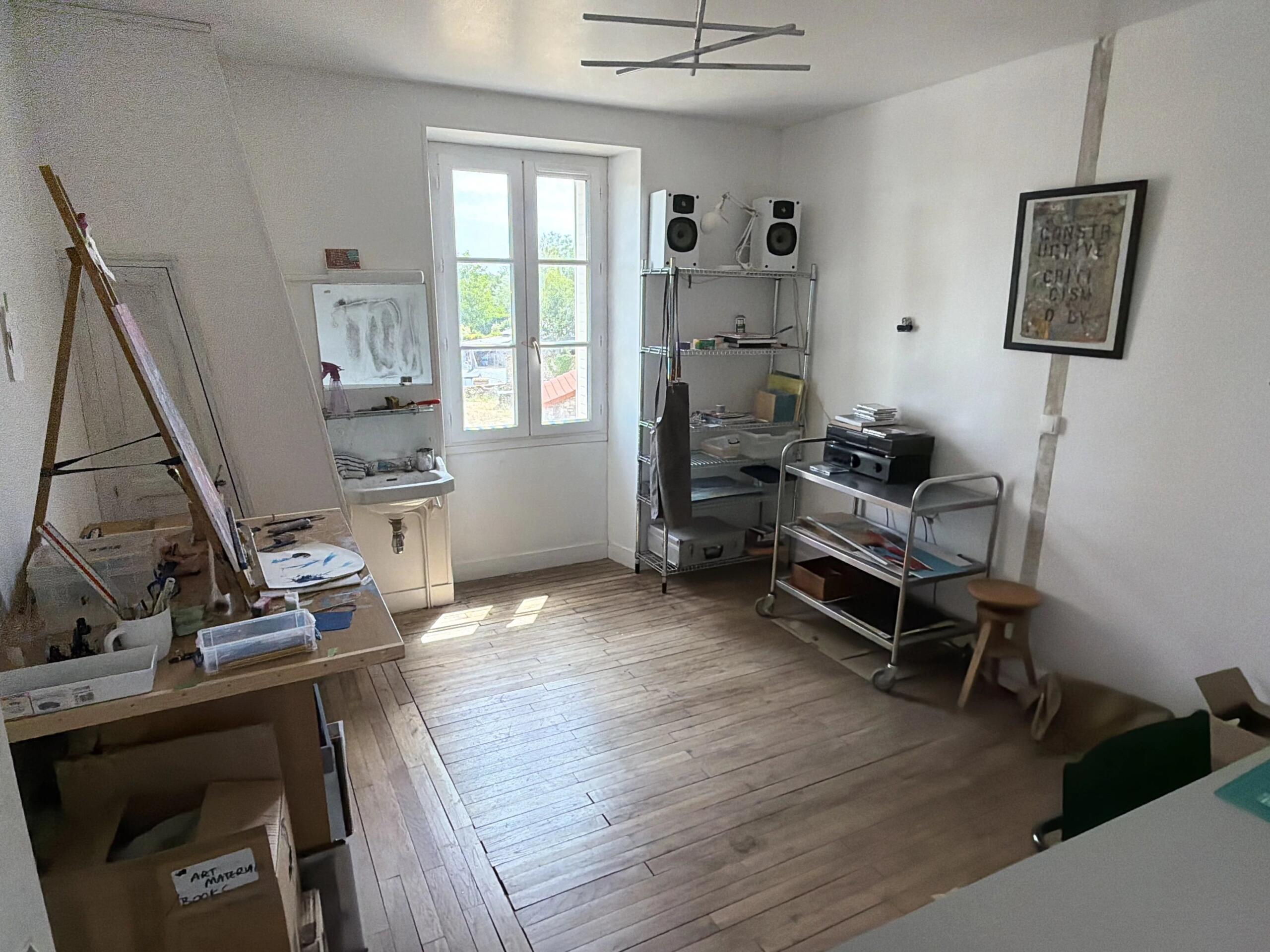 Spacious hamlet house with flexible accommodation, great outside space and barns, Limousin – France – BVI86608