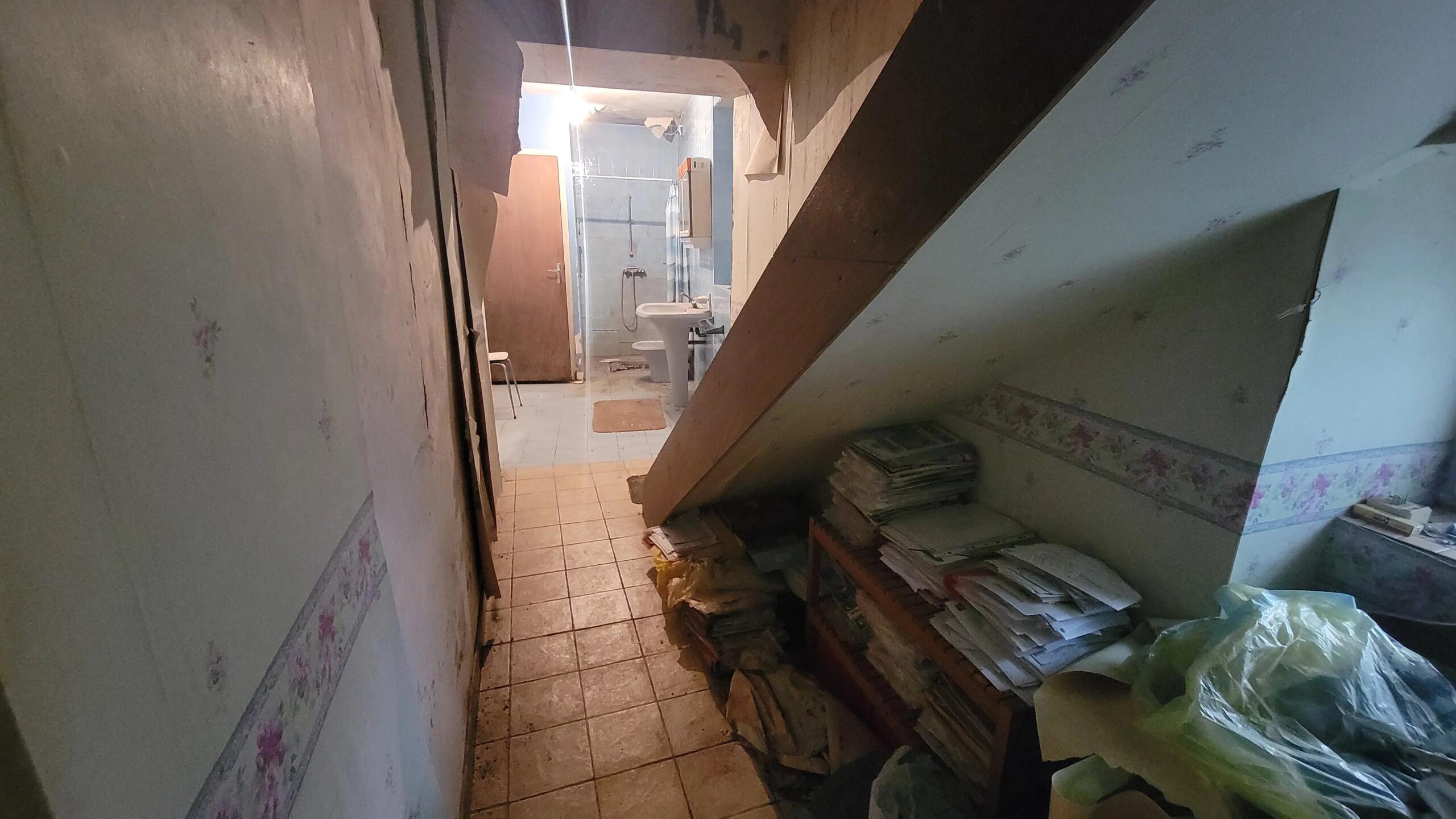 Village house to renovate with outbuildings, Poitou-Charentes – France – BVI84129
