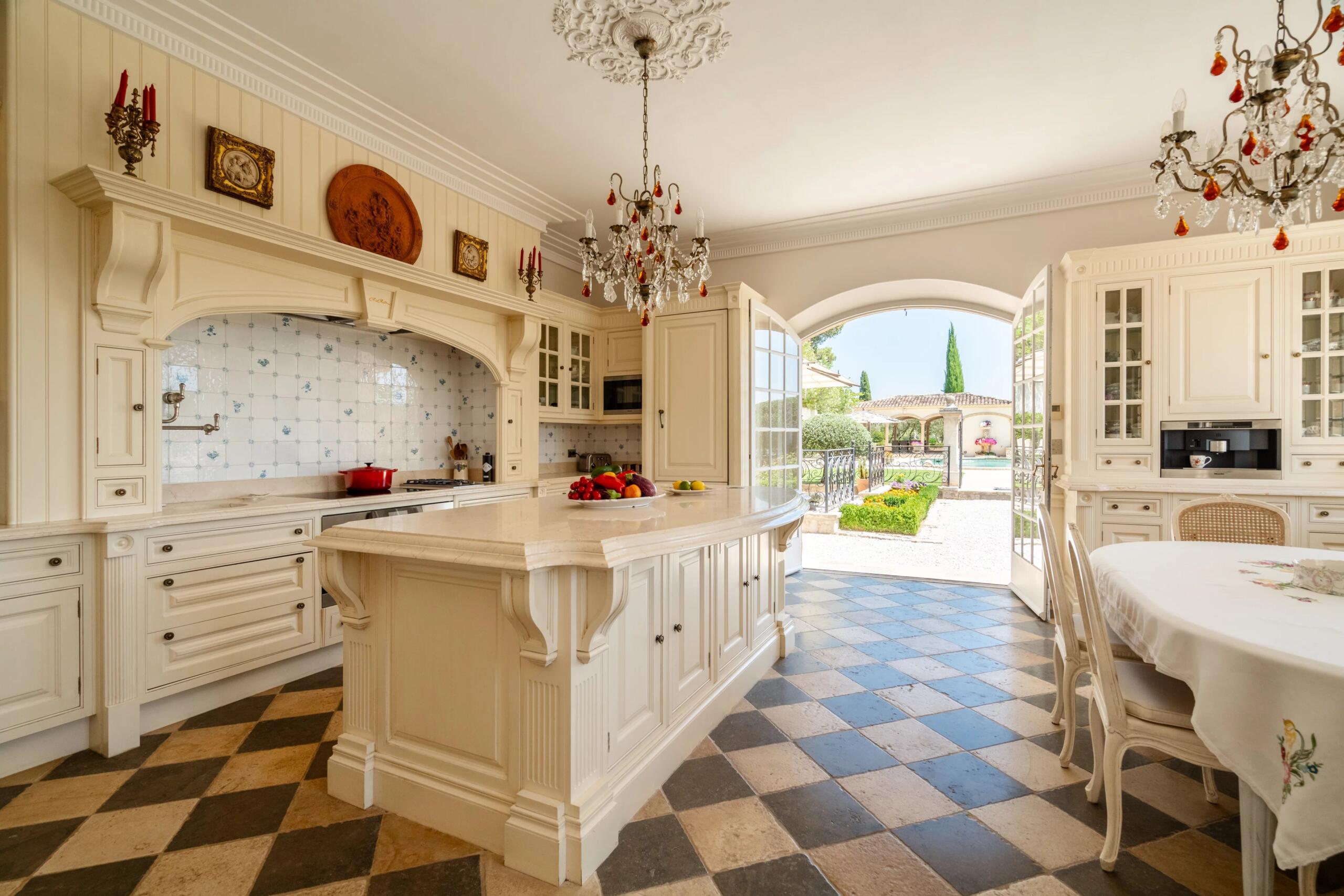 An Exceptional Estate in Aix-en-Provence’s Most Prestigious Address, Provence-Alpes-Côte d’Azur – France – BVI82130
