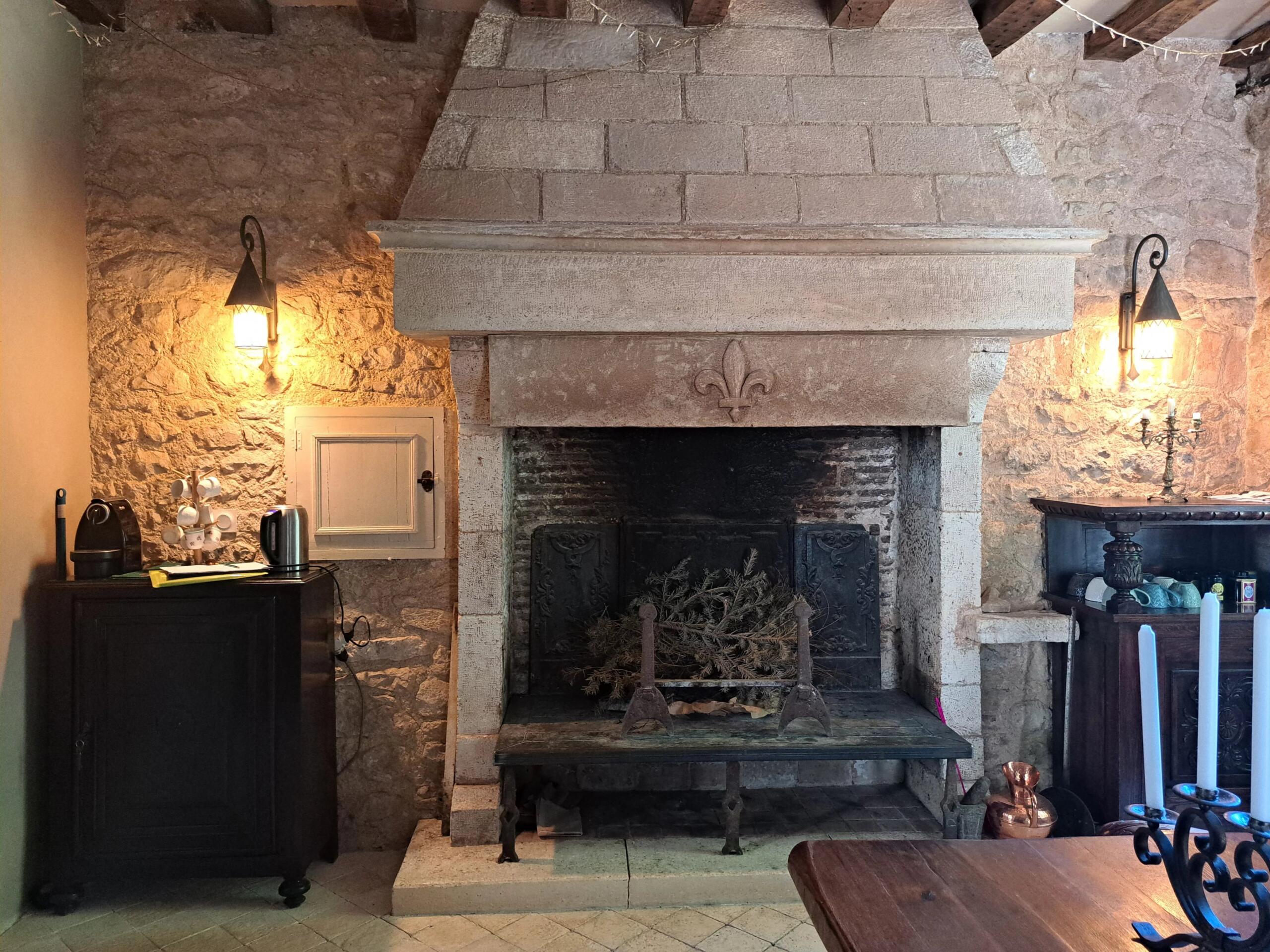 Idyllic bijou chateau in glorious countryside, Centre – France – BVI86136