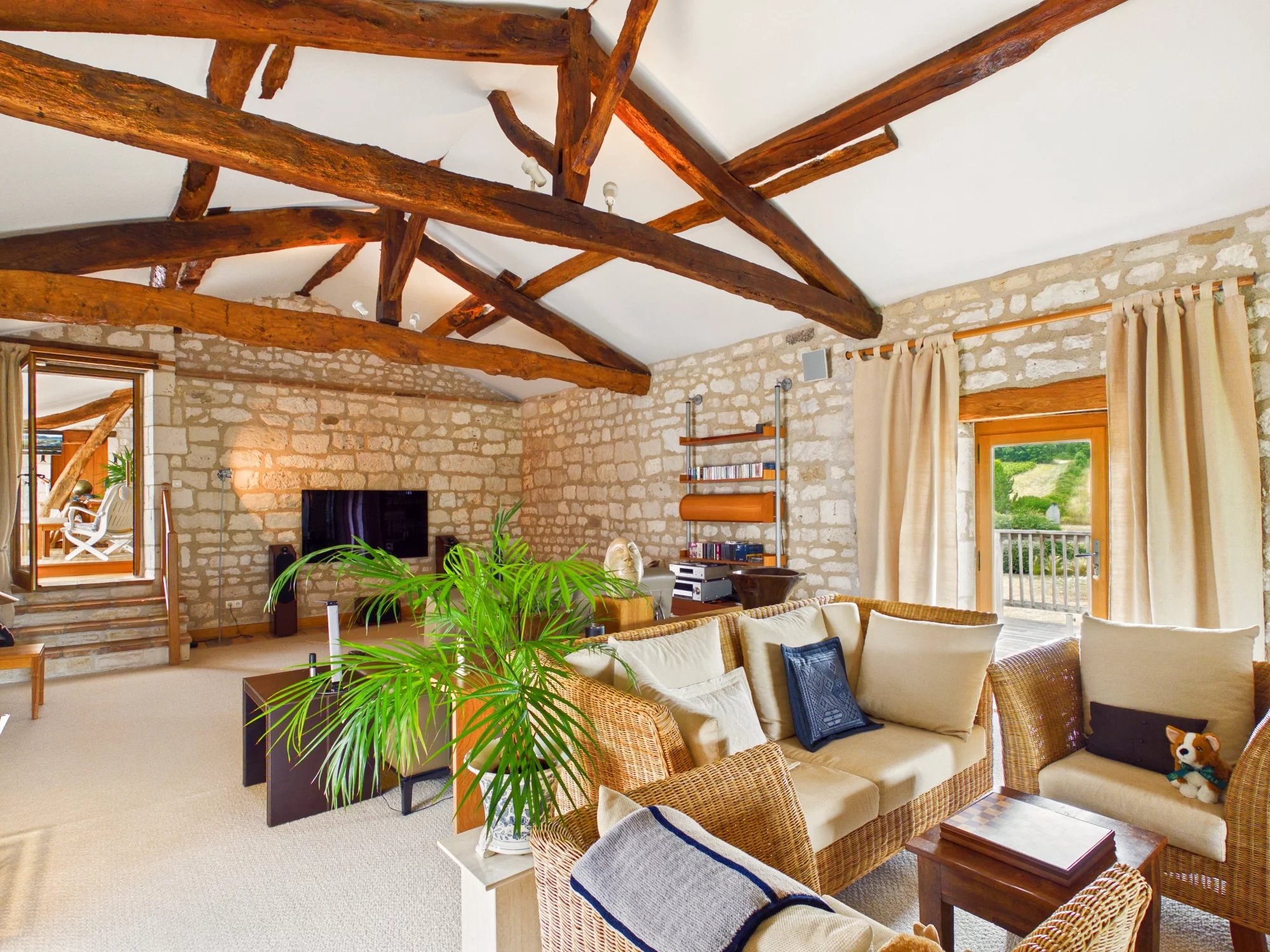 Elegant Stone Farmhouse with Bespoke 18m Pool and 17.45 Hectares Near Gaillac, Midi-Pyrénées – France – BVI73339