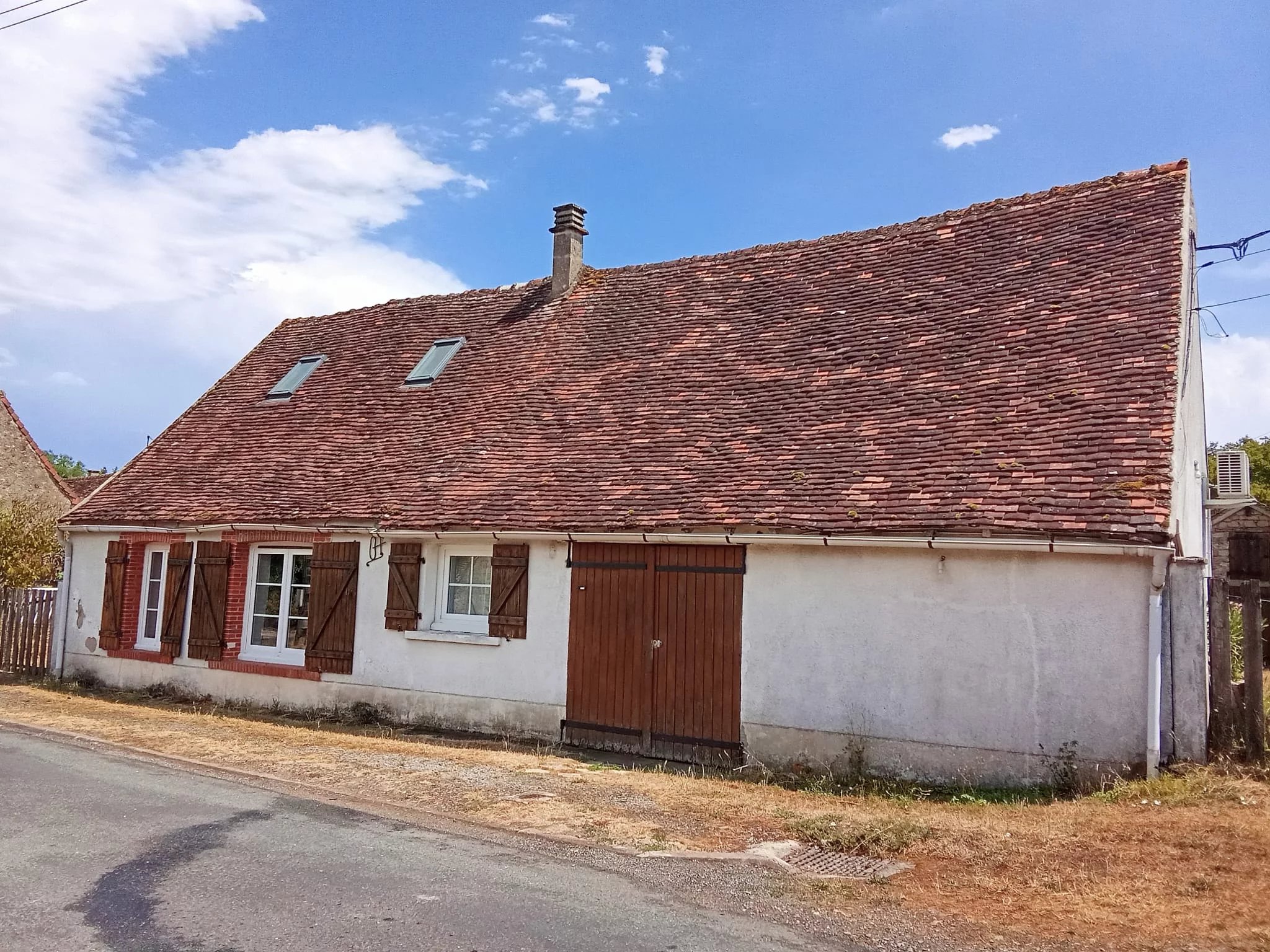 Hamlet house with barn, garage and studio, Centre – France – BVI85947