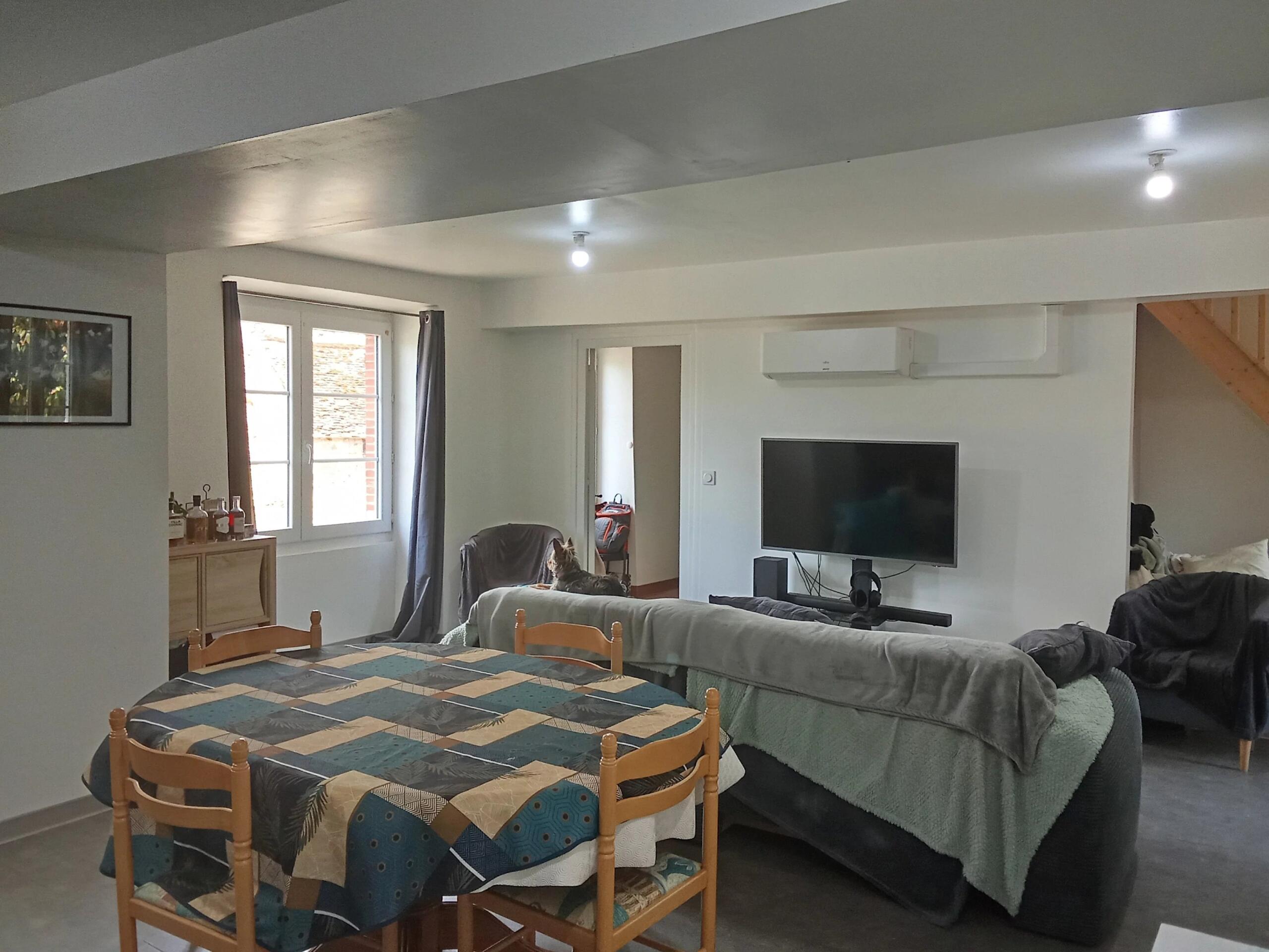 Hamlet house with barn, garage and studio, Centre – France – BVI85947