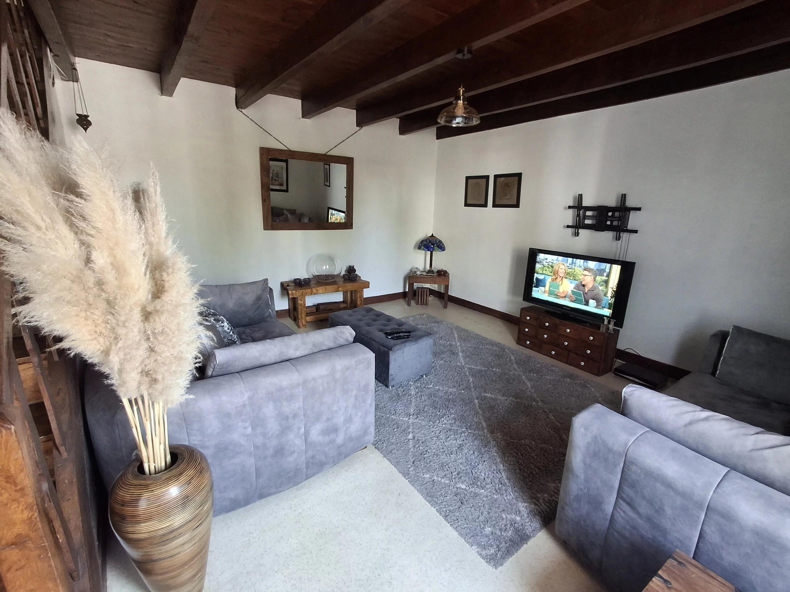 Charming 2-bed cottage in village setting, Poitou-Charentes – France – BVI85212