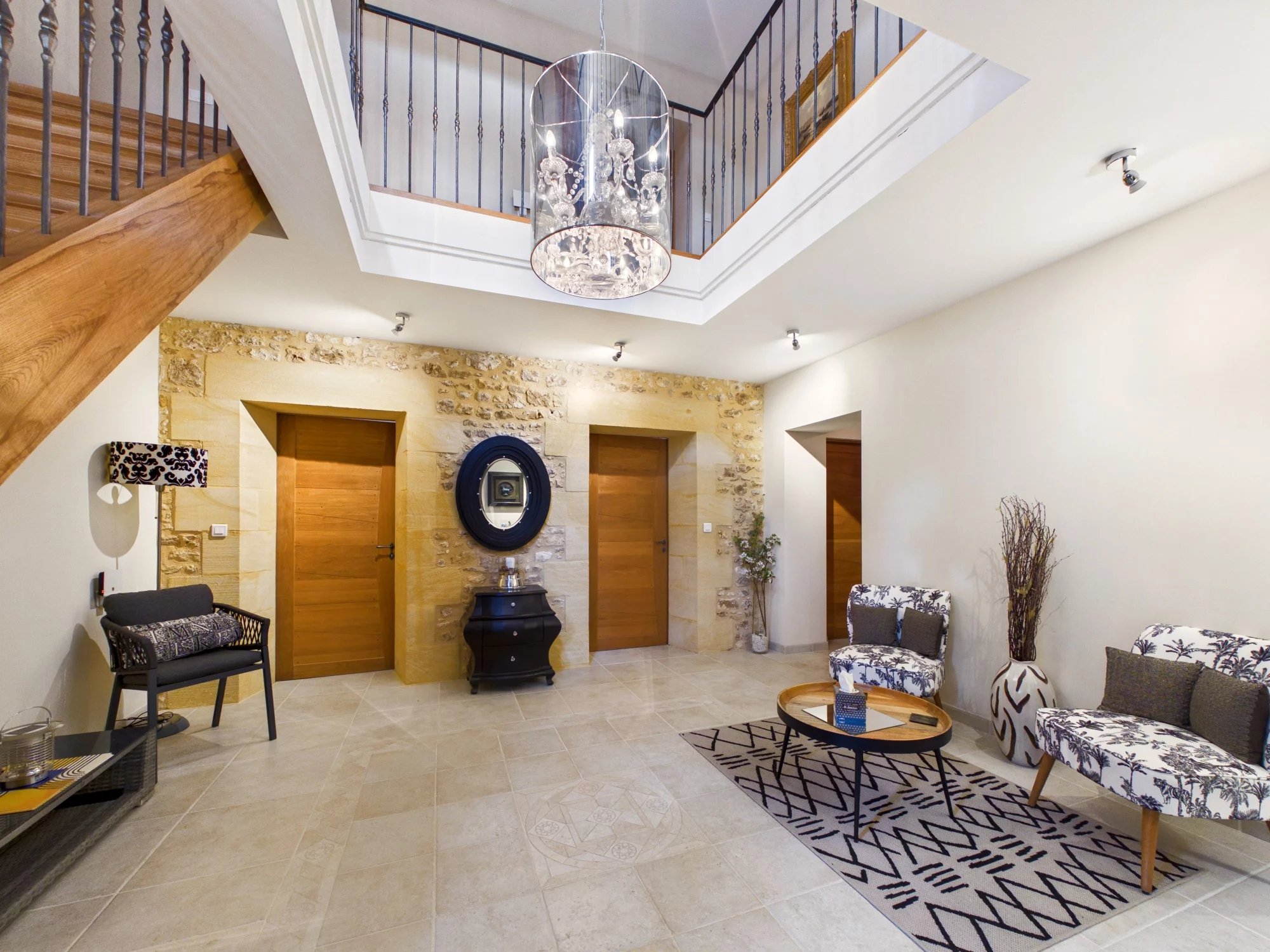 Elegant Stone Residence with Panoramic Views and Flexible Living Accommodation, Aquitaine – France – BVI86233