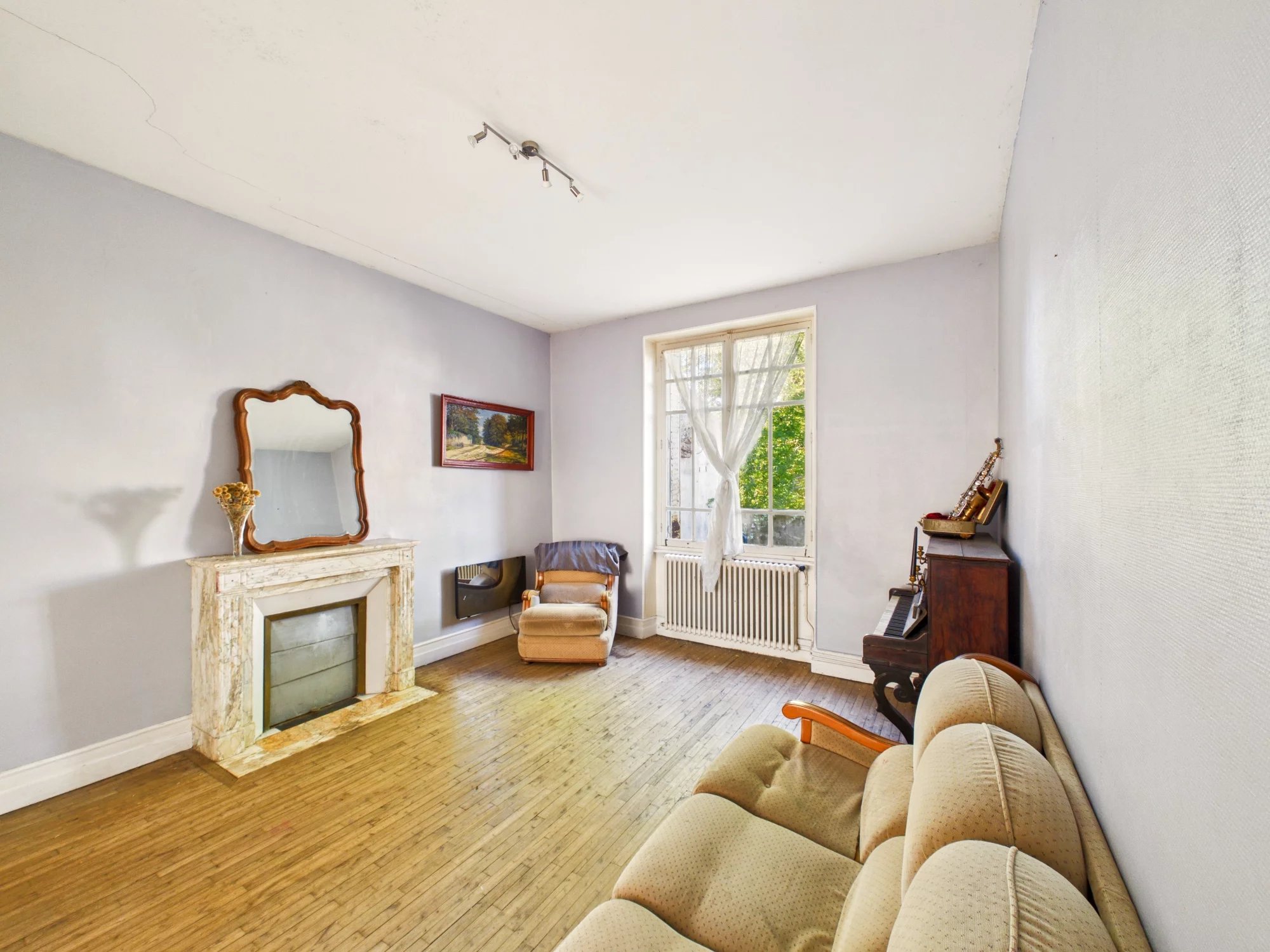 Stunning Character Property with 8 Bedrooms and Commercial Space, Aquitaine – France – BVI85653