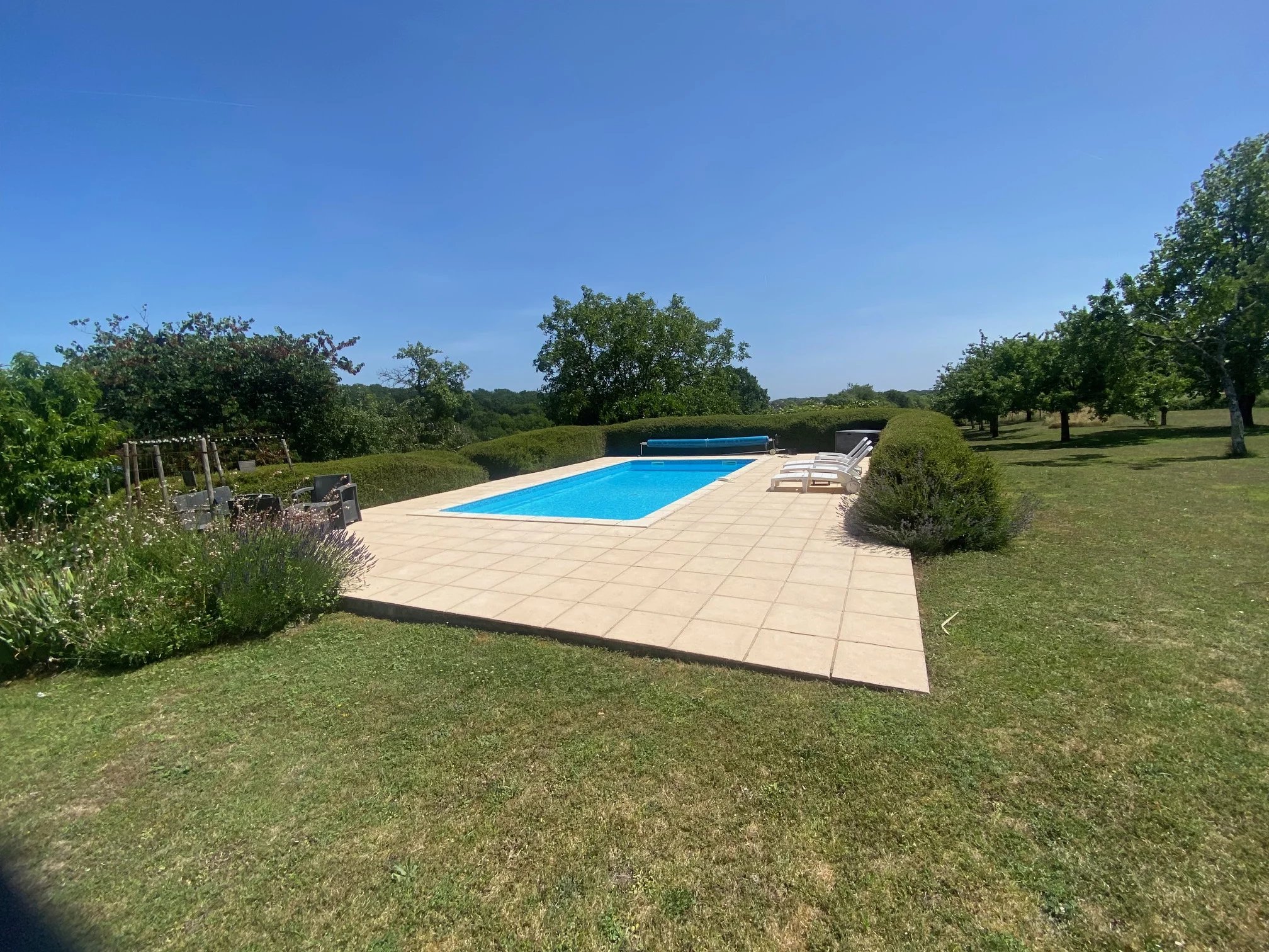 Well Presented 3/4 Bed Home and 3 Bed Guest house in Stunning Location, Poitou-Charentes – France – BVI81128