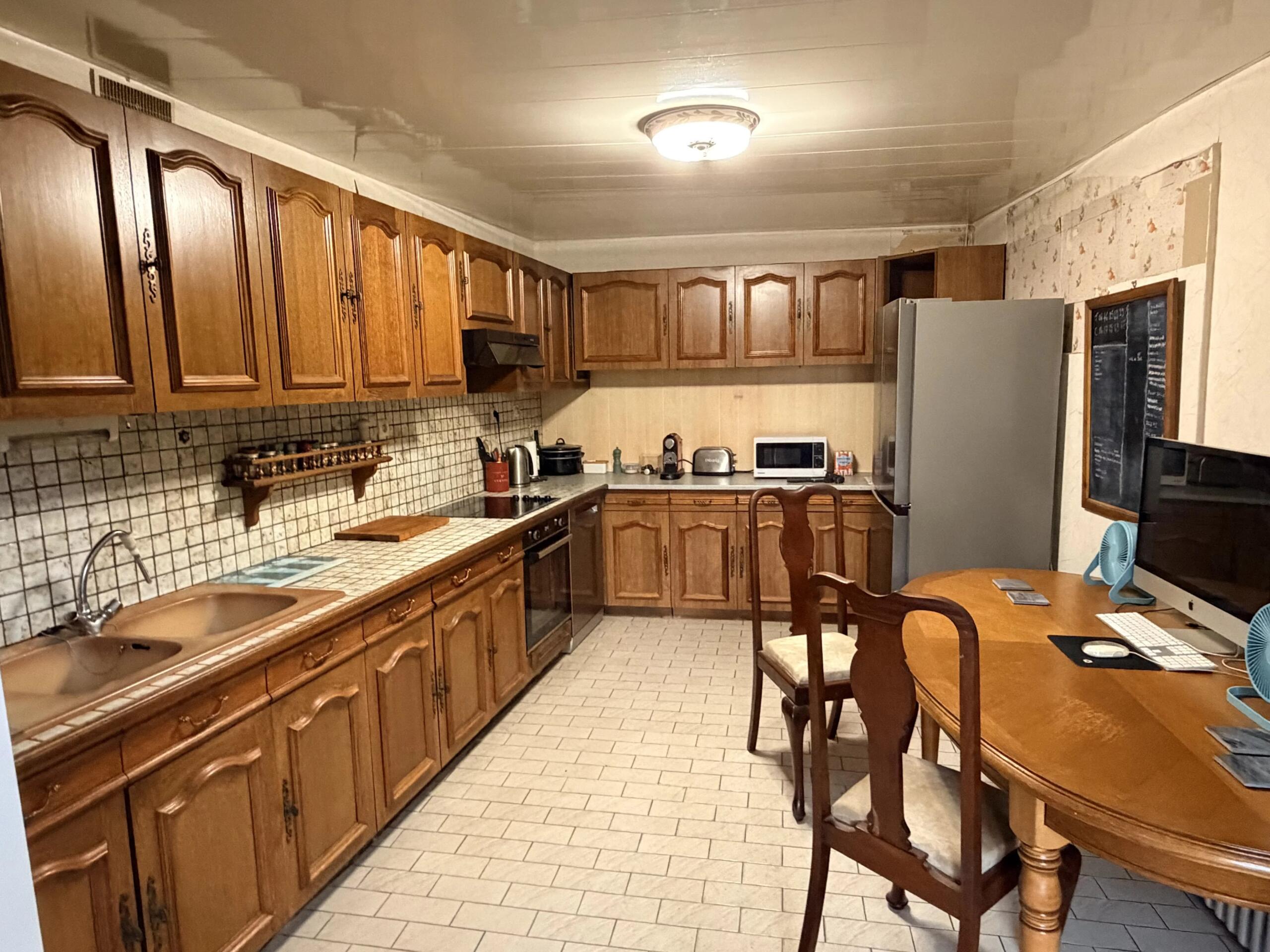 Large and flexible townhouse in the centre of this lively town, Limousin – France – BVI86573