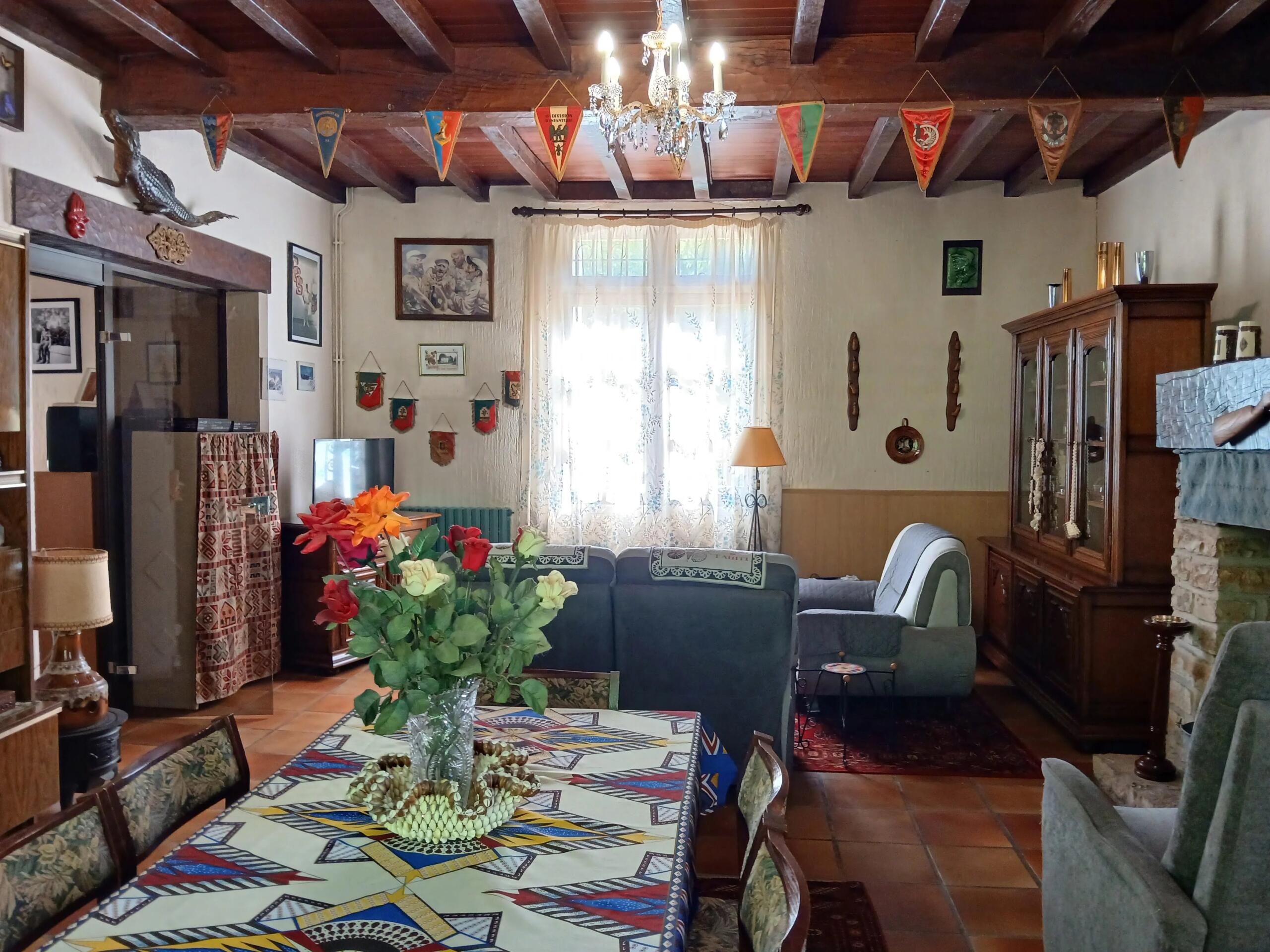 Spacious family home with parkland gardens, Aquitaine – France – BVI86542