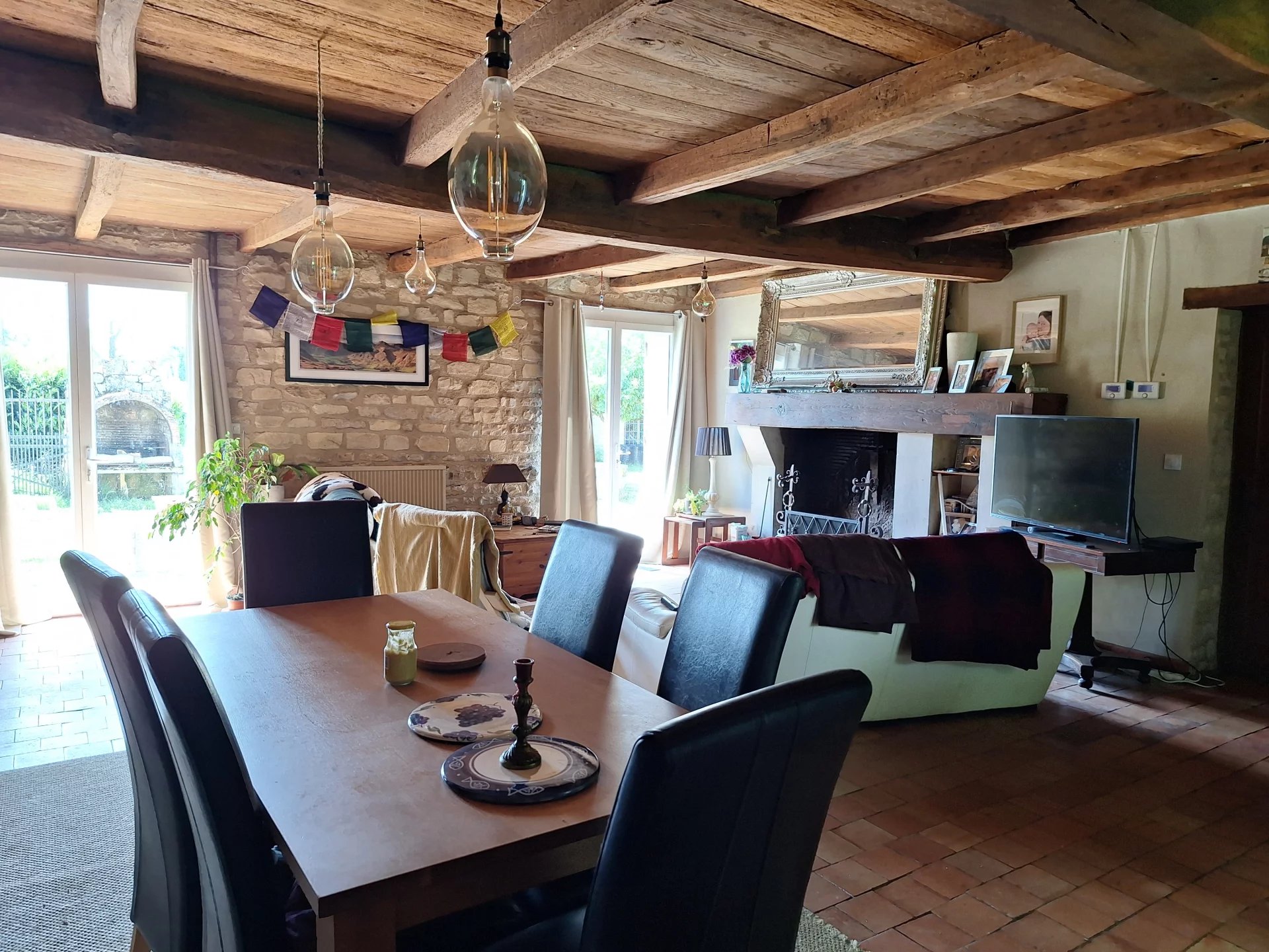 Detached character property with cottage and barn, Poitou-Charentes – France – BVI80788