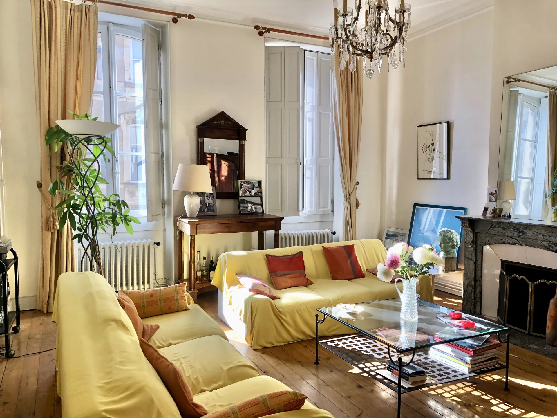 Elegant Haussmann-Style Townhouse with Garden and Excellent Investment Potential, Languedoc-Roussillon – France – BVI70301