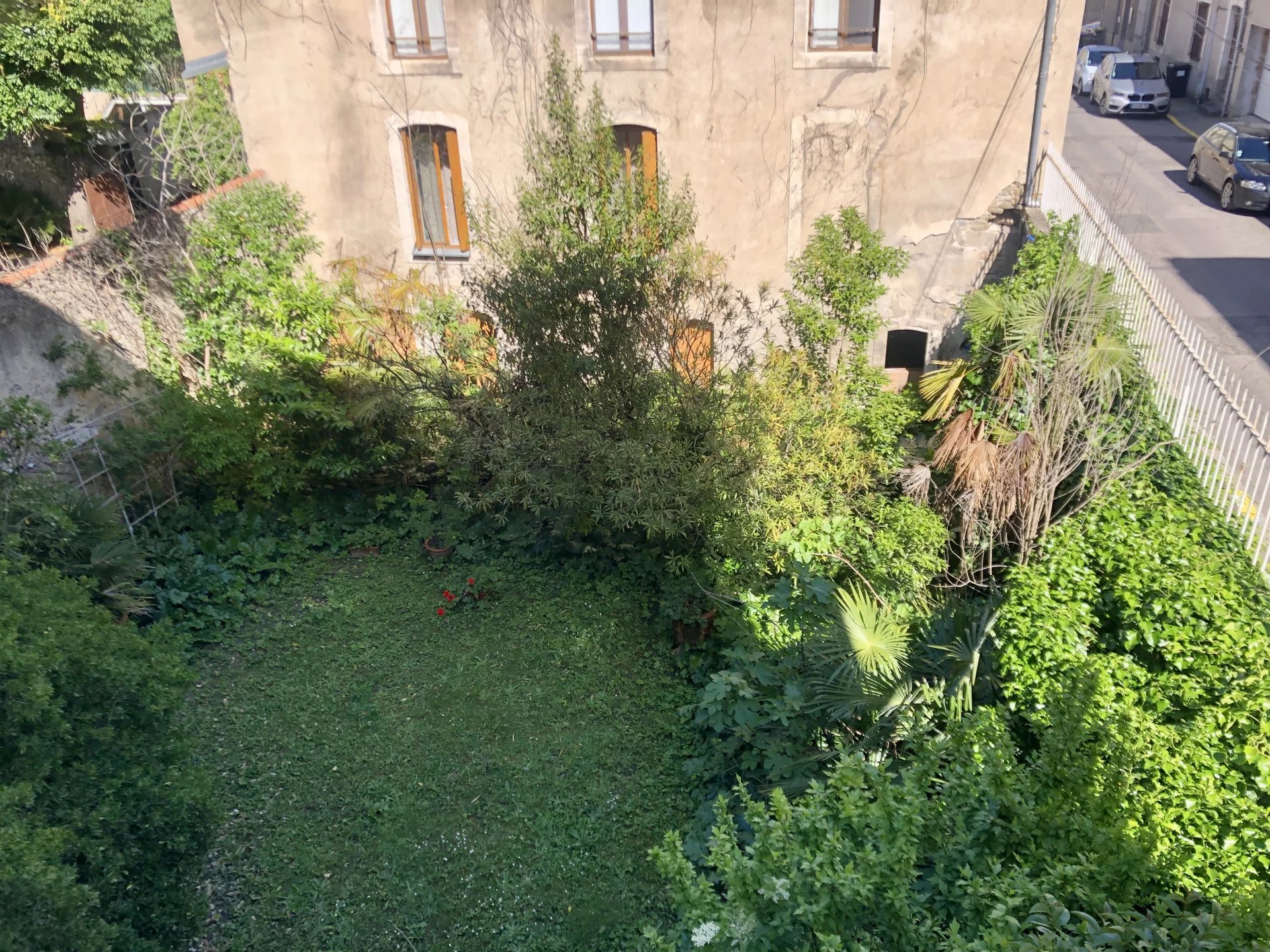 Elegant Haussmann-Style Townhouse with Garden and Excellent Investment Potential, Languedoc-Roussillon – France – BVI70301