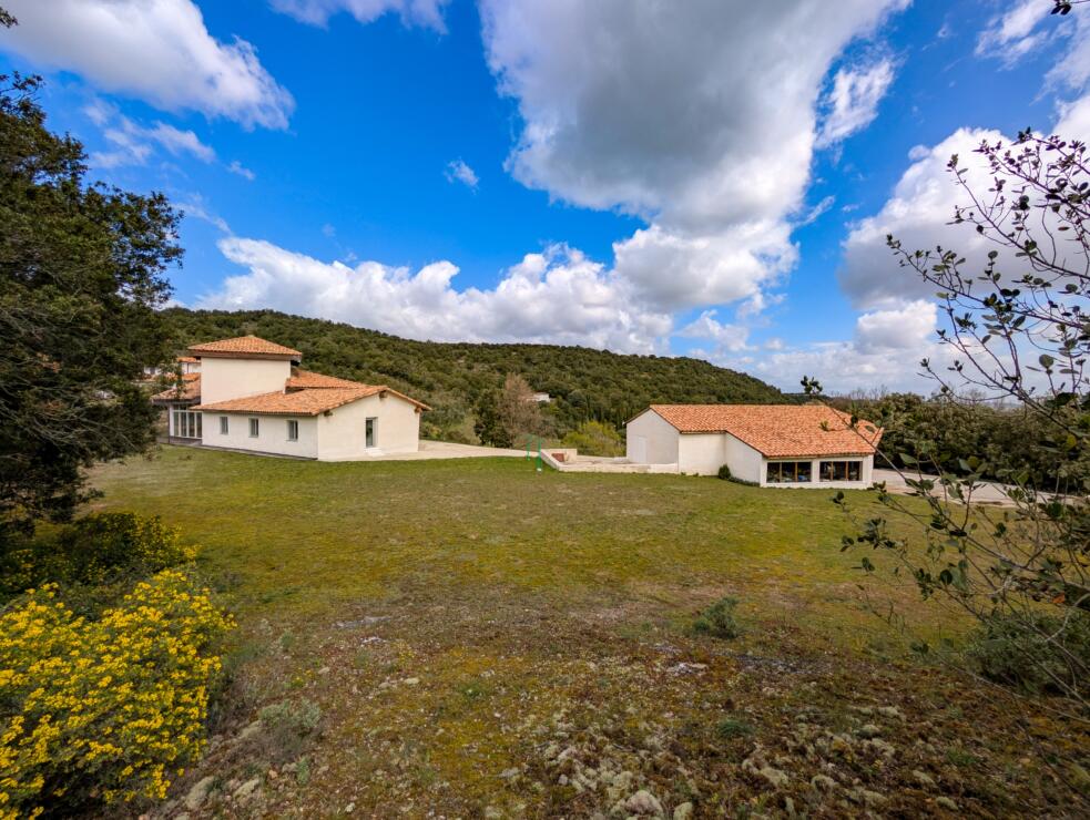 Stunning Bioclimatic Eco Home with Pyrenees and Montagne Noire Views, 5 Bedrooms and Versatile 130 m² Garage