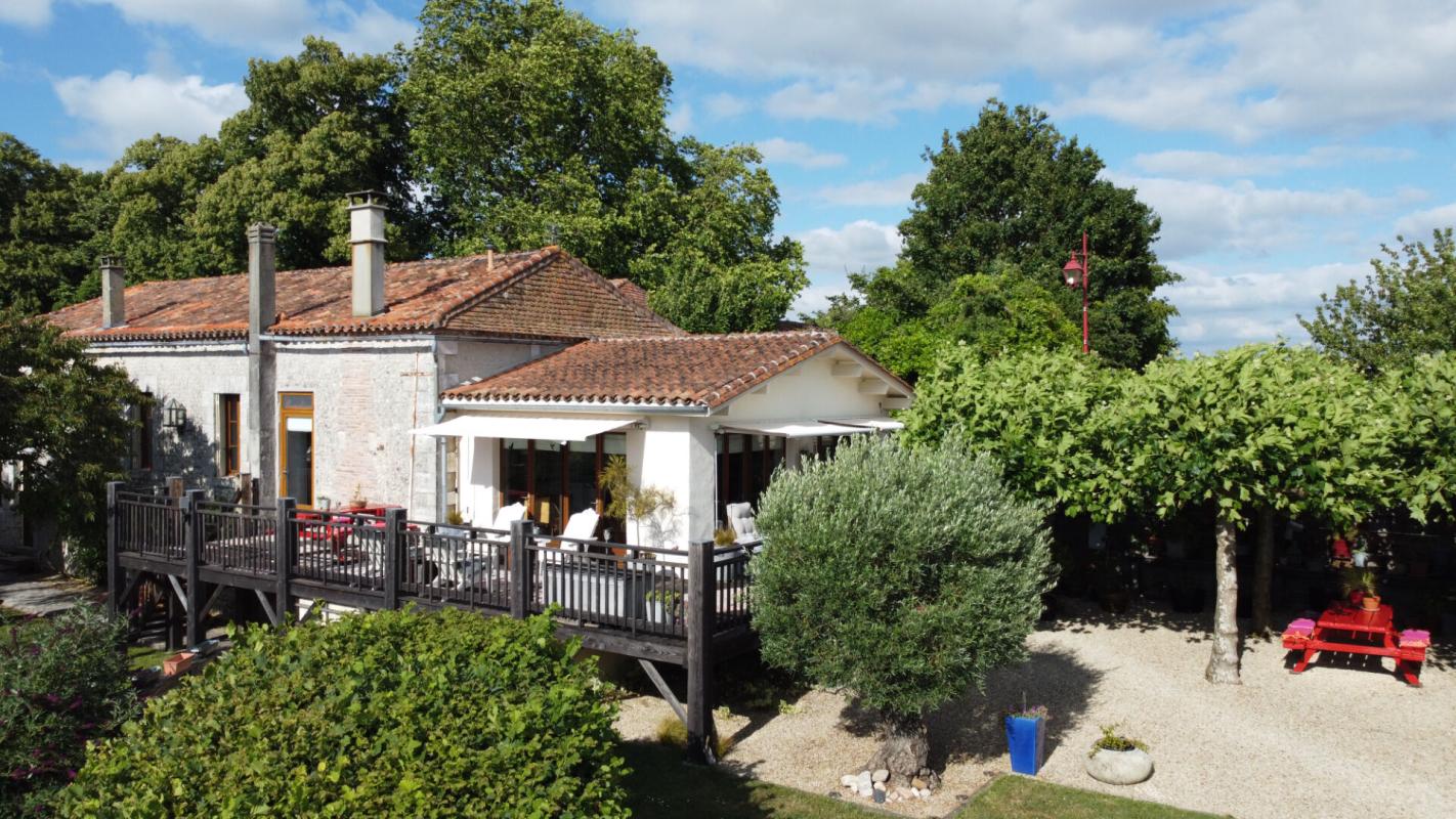 4 bedroom maison situee en campagne in Bors (canton De Tude Et Lavalette), Charente, France
