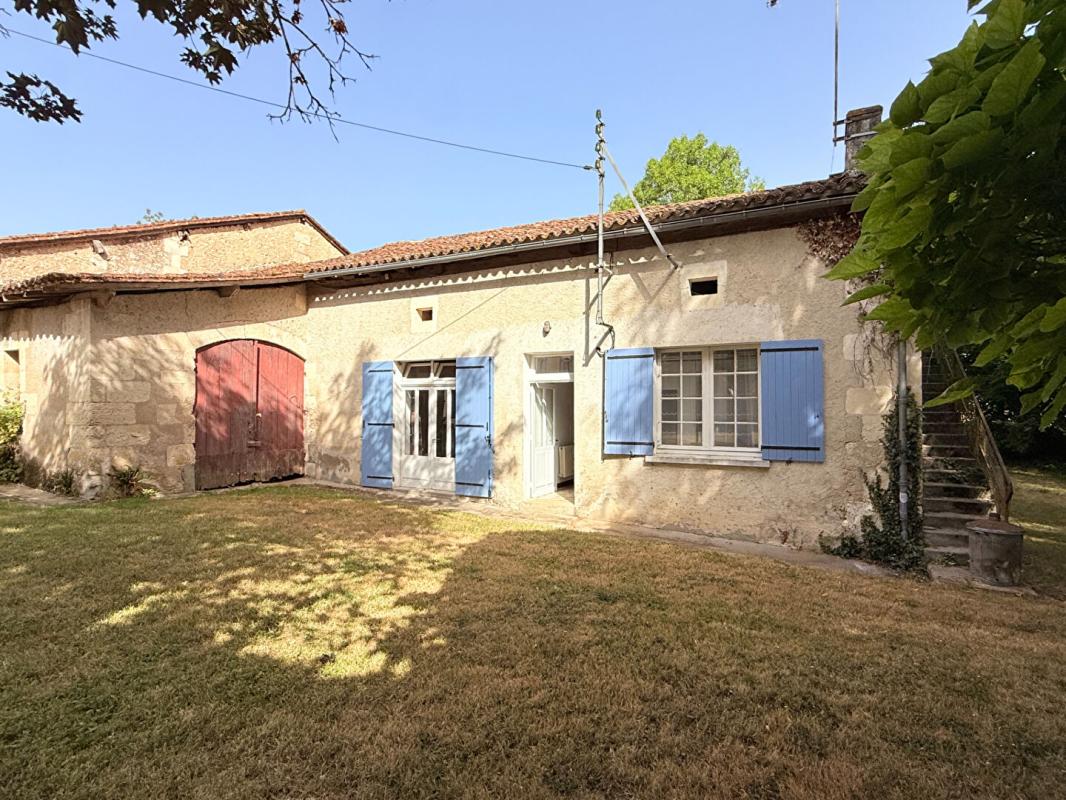 8 bedroom maison in Aubeterre Sur Dronne, Charente, France