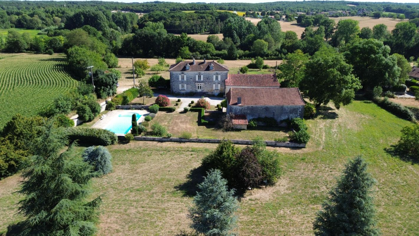 7 bedroom maison in Verteillac, Dordogne, France