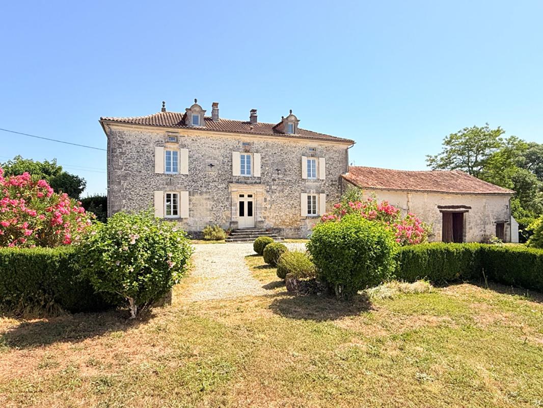 7 bedroom maison in Verteillac, Dordogne, France