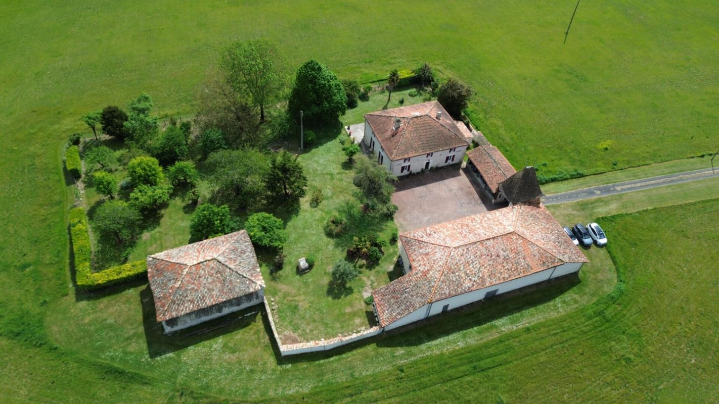 5 bedroom demeure in Barbezieux Saint Hilaire, Charente, France