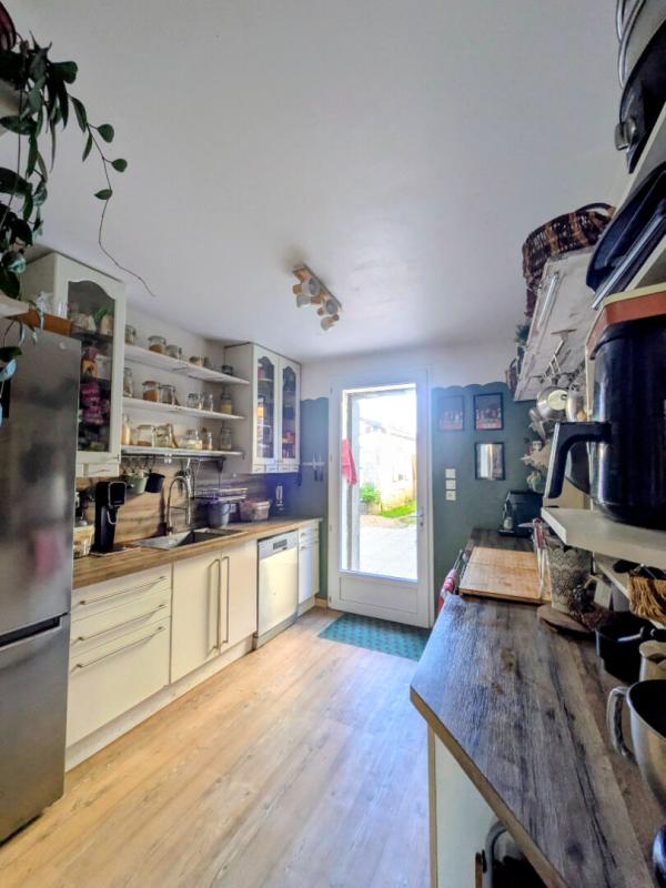 5 bedroom maison in Montmoreau, Charente, France