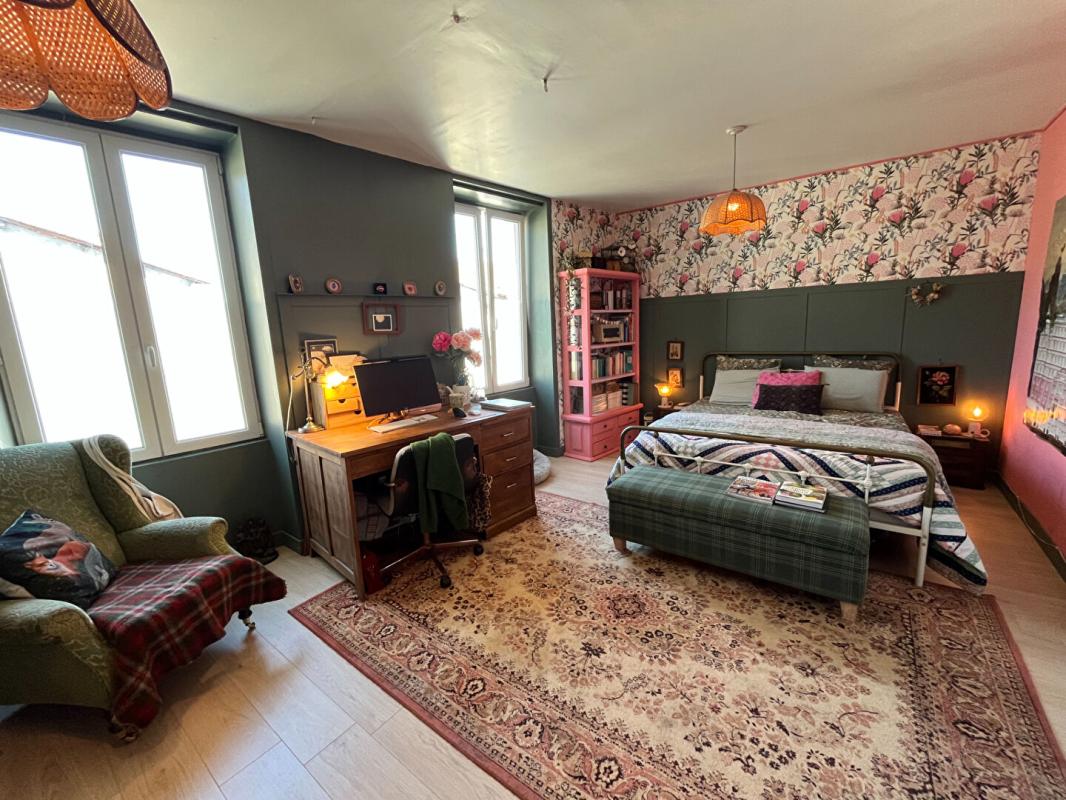 5 bedroom maison in Montmoreau, Charente, France