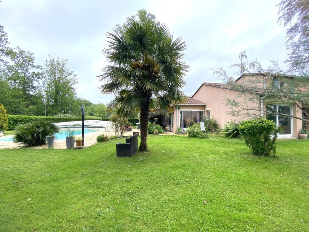 4 bedroom maison in Saint Estephe, Dordogne, France