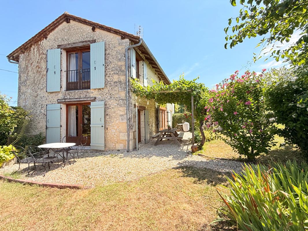 4 bedroom maison de village in Bouteilles Saint Sebastien, Dordogne, France