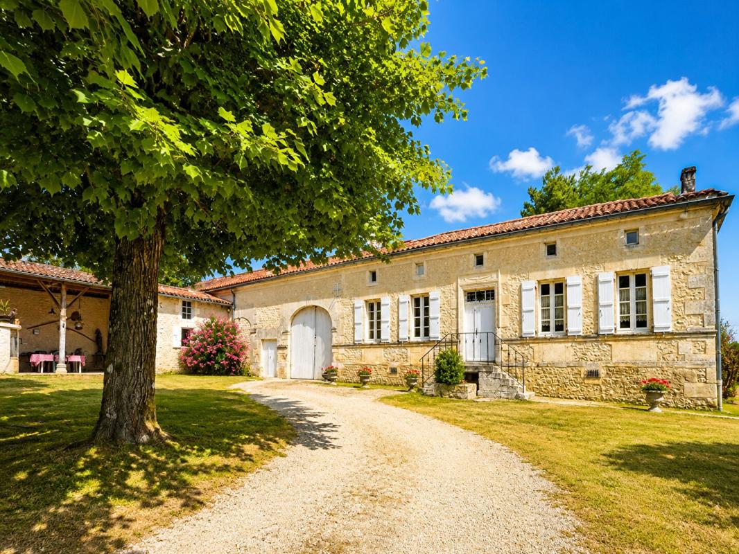 3 bedroom propriete in Saint Martial, Charente, France