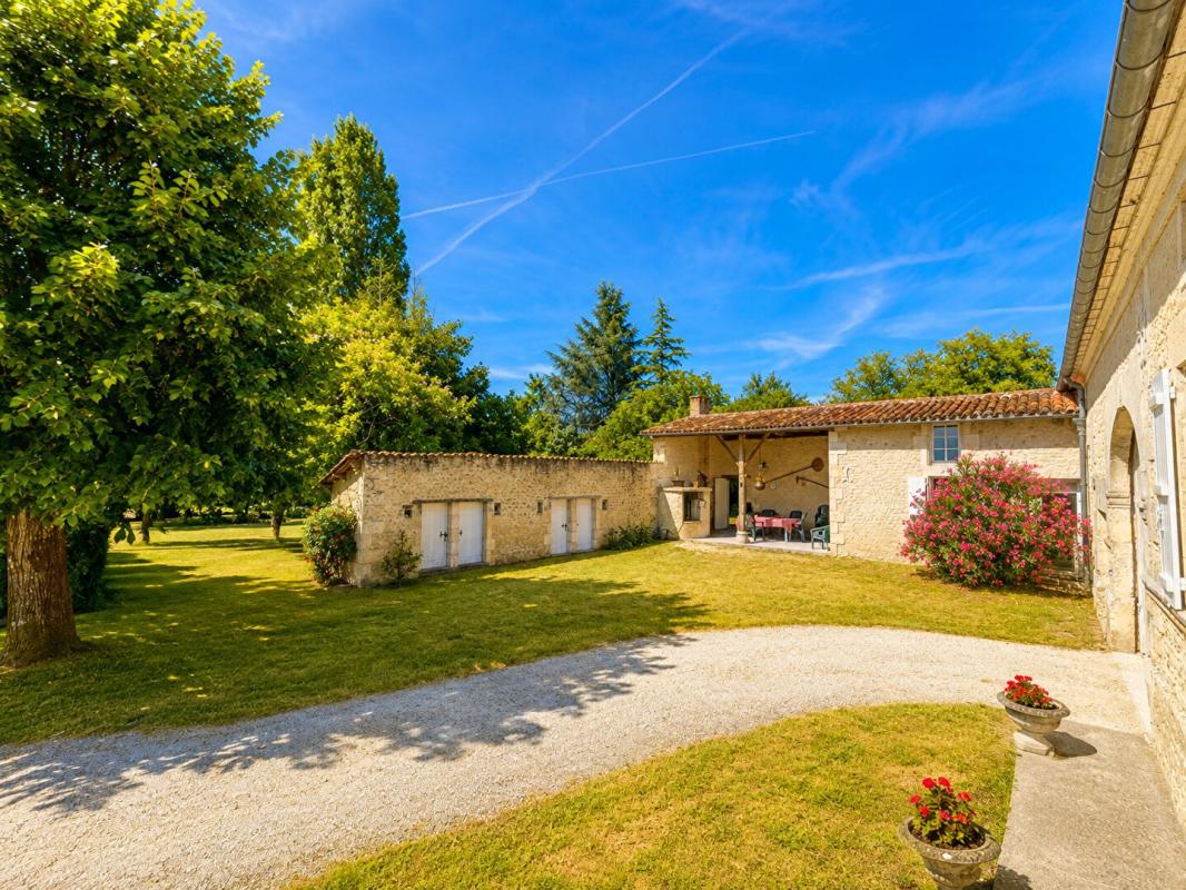 3 bedroom propriete in Saint Martial, Charente, France
