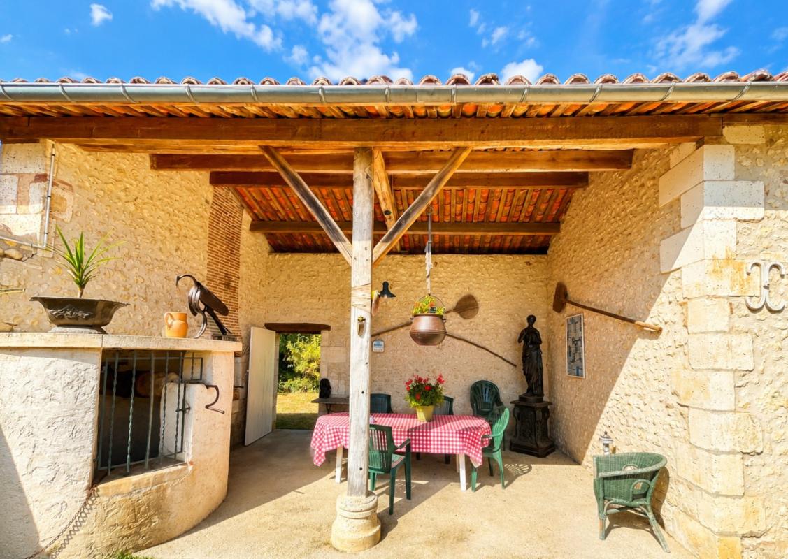 3 bedroom propriete in Saint Martial, Charente, France