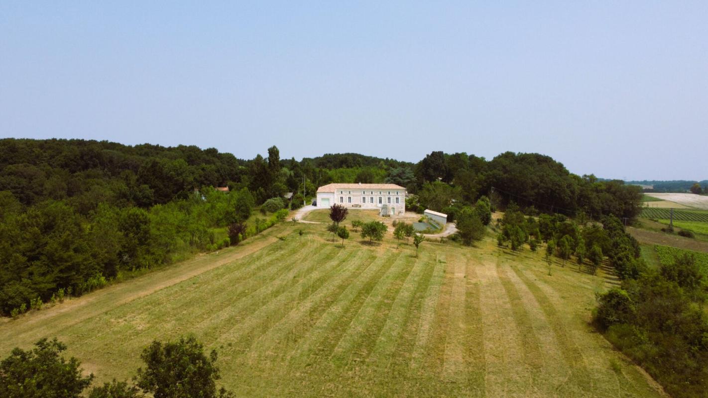 4 bedroom manoir in Mirambeau, Charente-Maritime, France