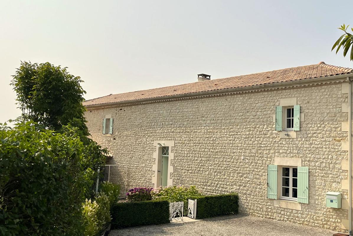 4 bedroom manoir in Mirambeau, Charente-Maritime, France