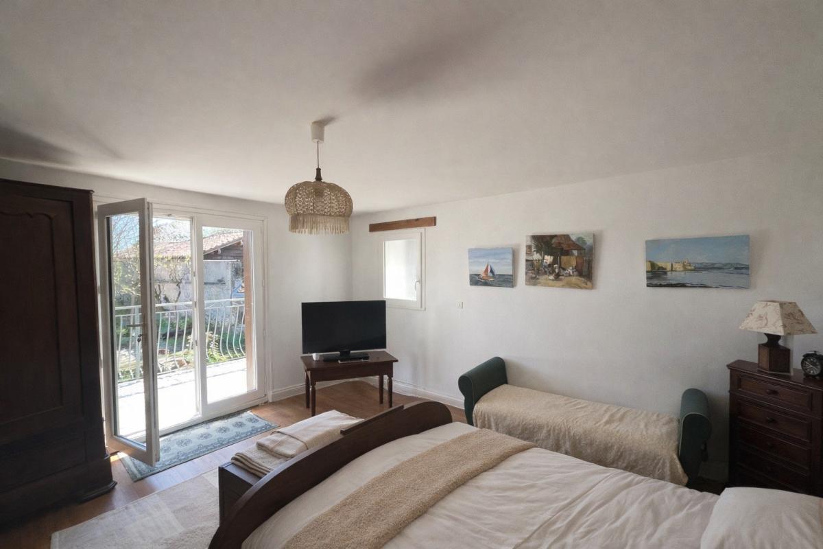 4 bedroom maison de village in Bors De Montmoreau, Charente, France