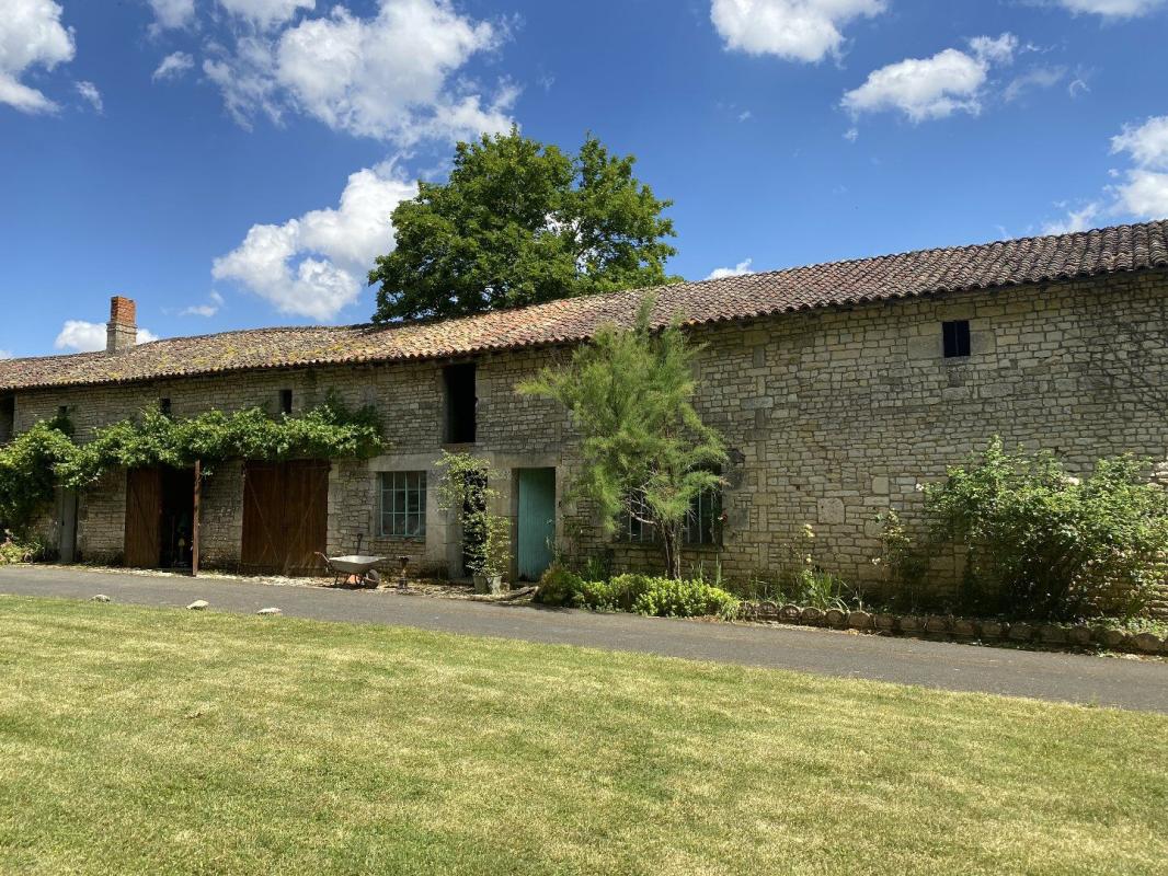 7 bedroom chateau in Chef Boutonne, Deux-Sèvres, France