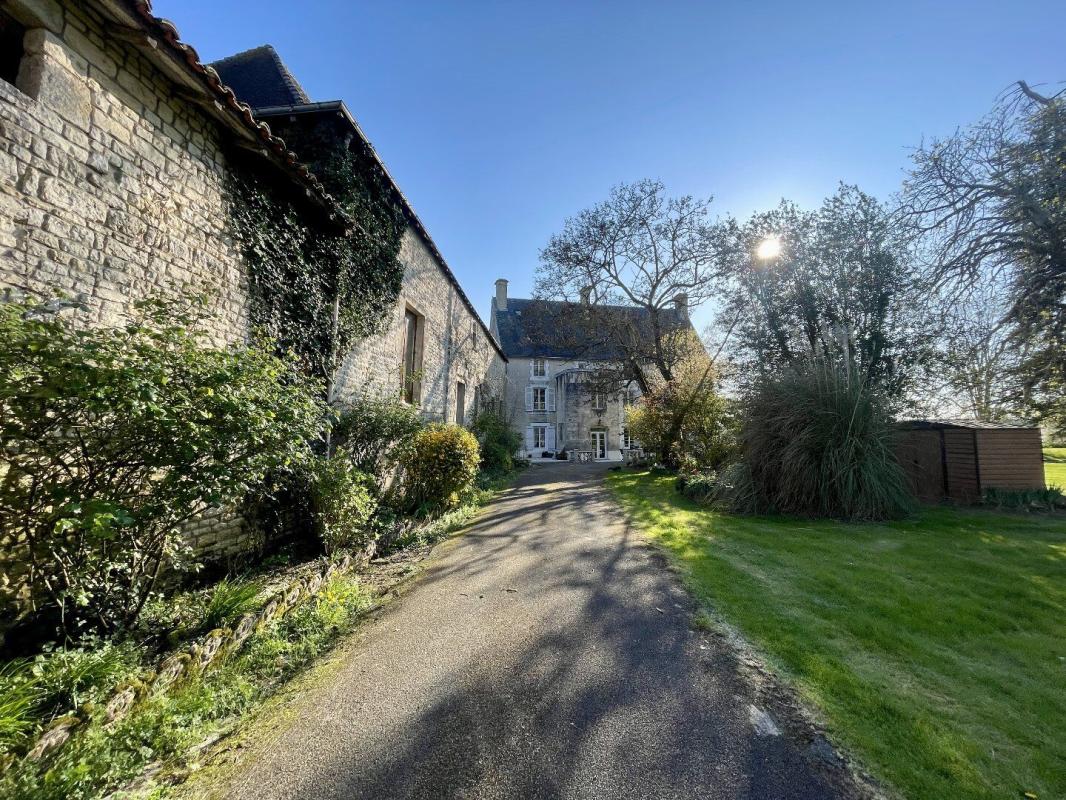 7 bedroom chateau in Chef Boutonne, Deux-Sèvres, France