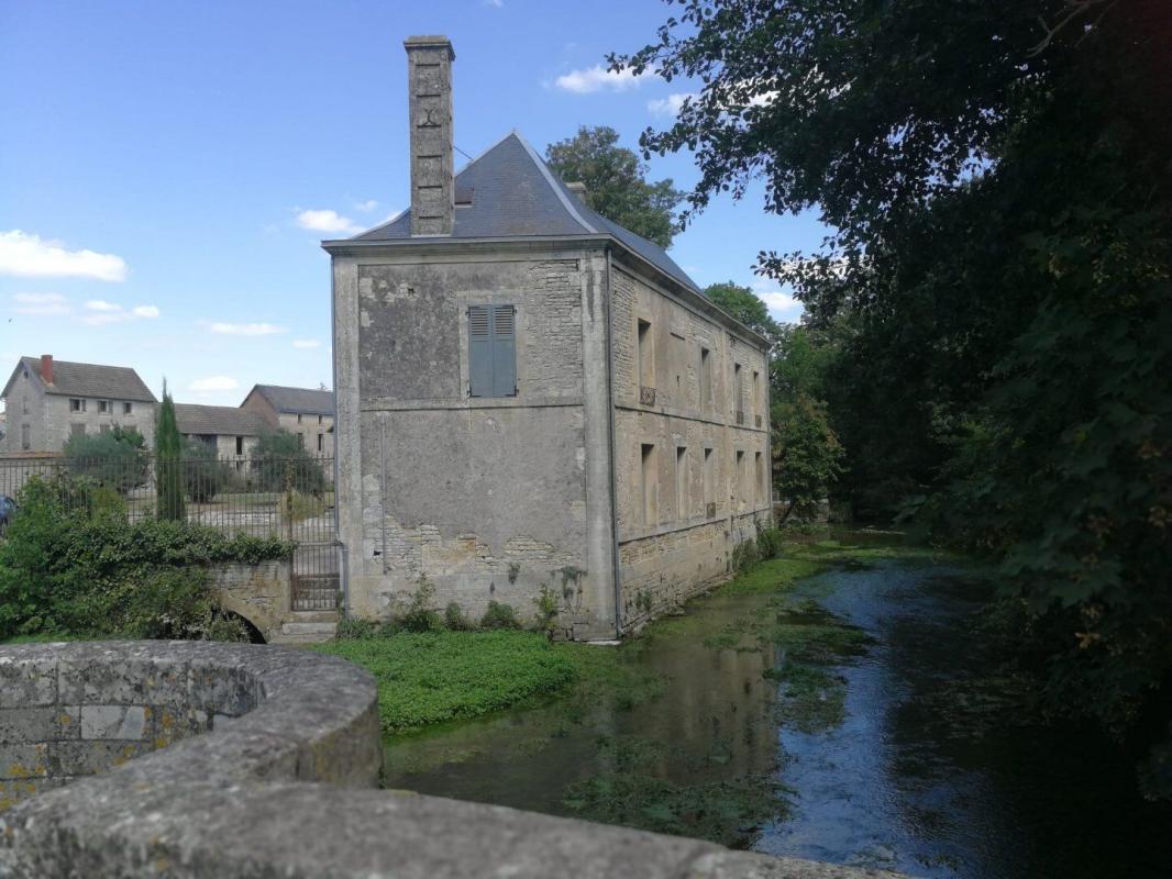 4 bedroom maison de maitre in Salles, Deux-Sèvres, France