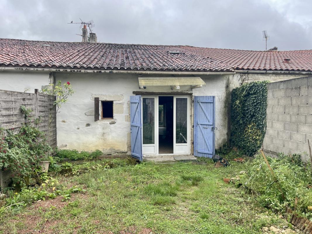 5 bedroom maison a renover in Saint Felix, Charente-Maritime, France
