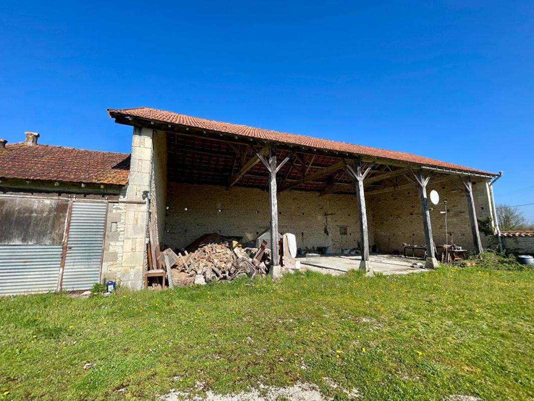 4 bedroom maison in Loubille, Deux-Sèvres, France
